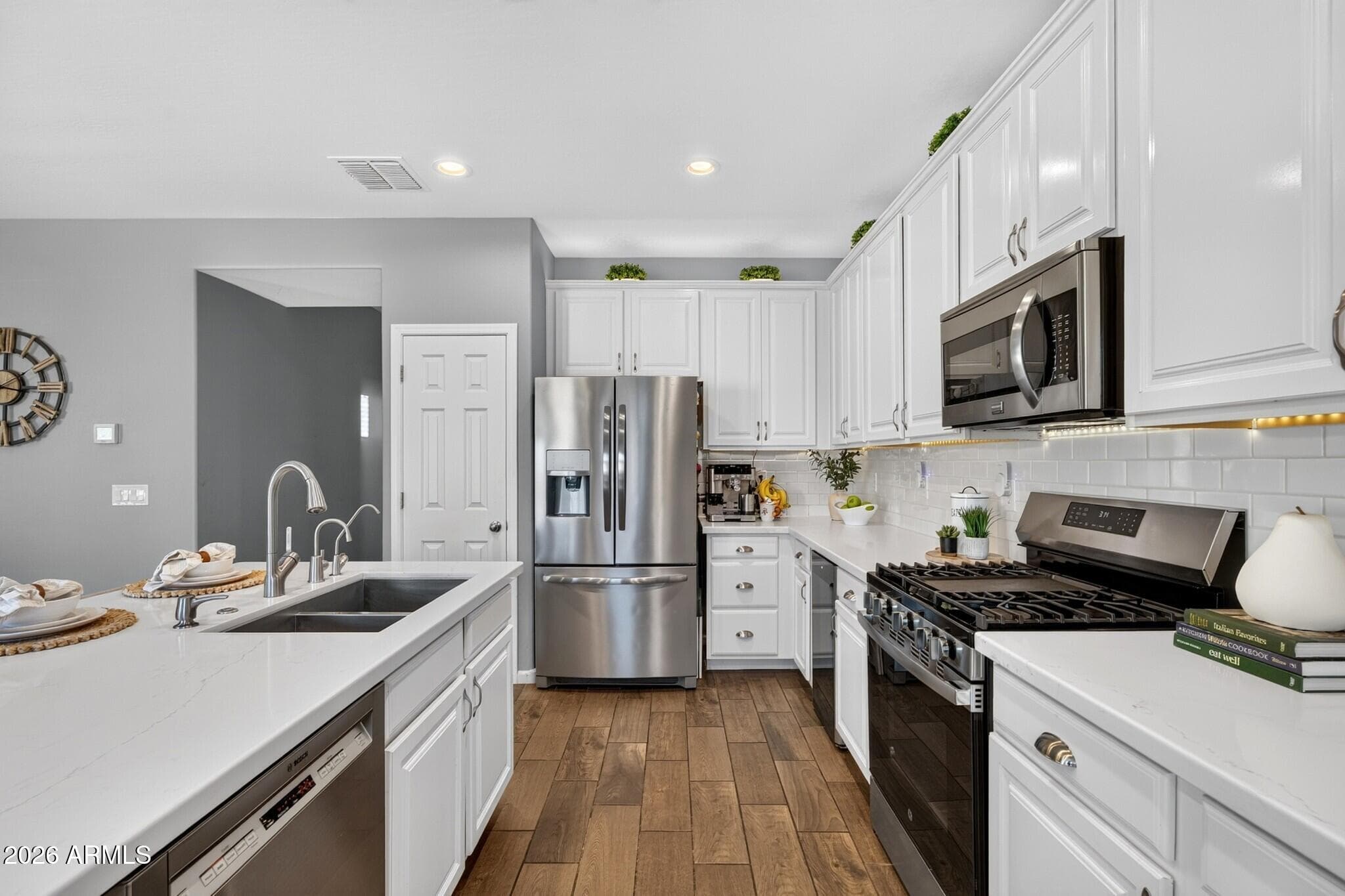 3876 E Sourwood Drive — photo 5