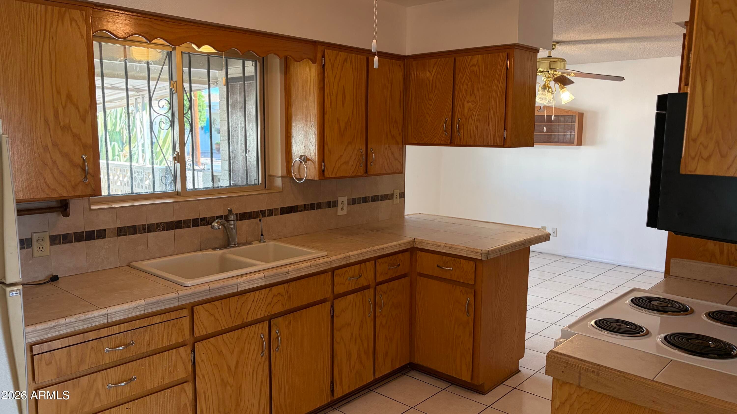 5708 E University Drive — photo 4