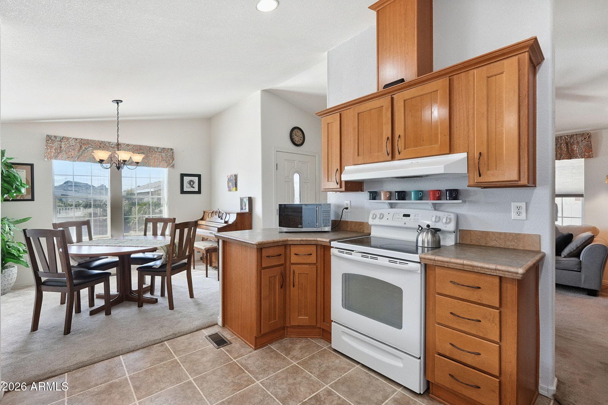 1620 E Villa Rita Drive — photo 2