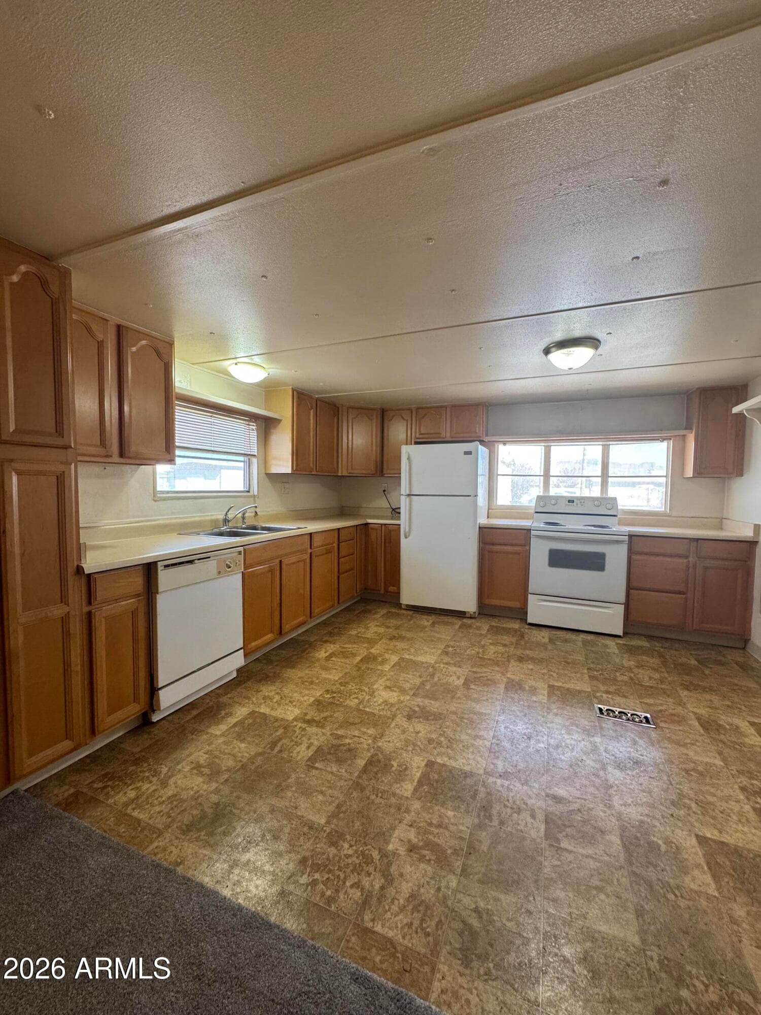 686 N Ocotillo Drive 3 — photo 3