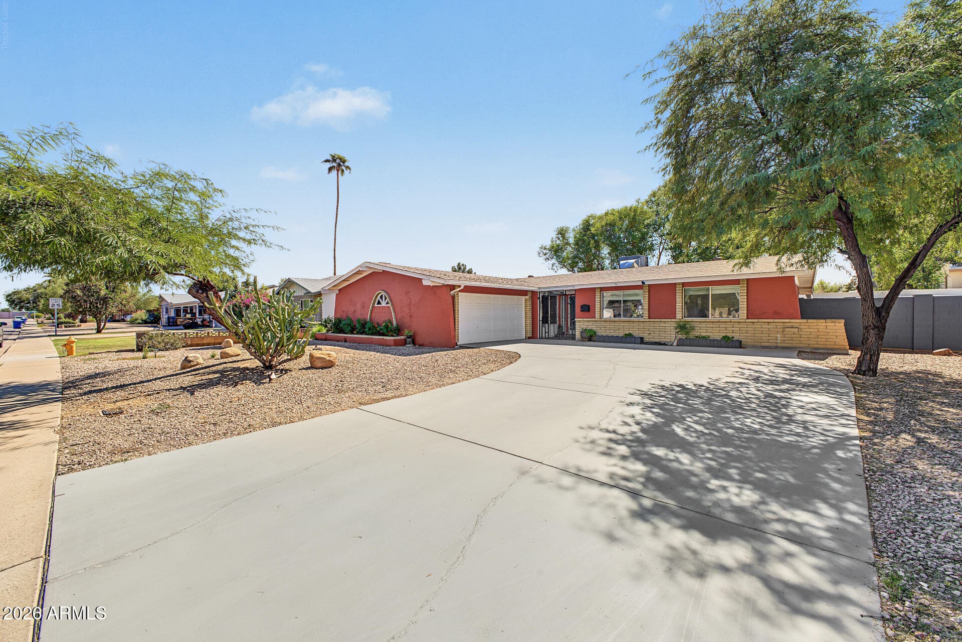 2115 E Fremont Drive — photo 4