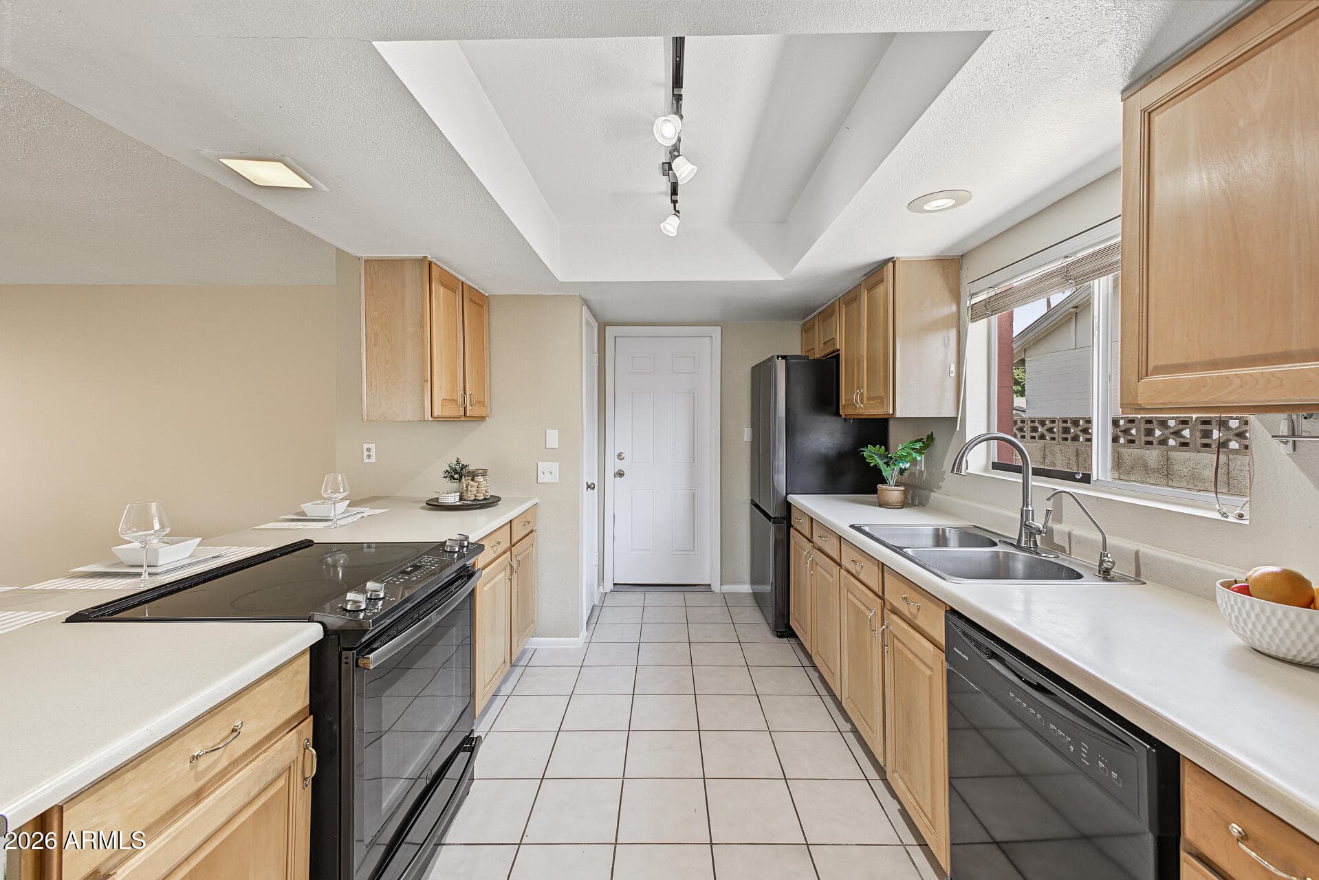 2115 E Fremont Drive — photo 6