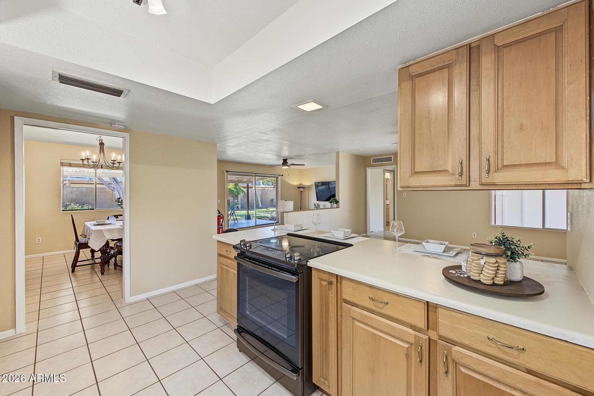 2115 E Fremont Drive — photo 8