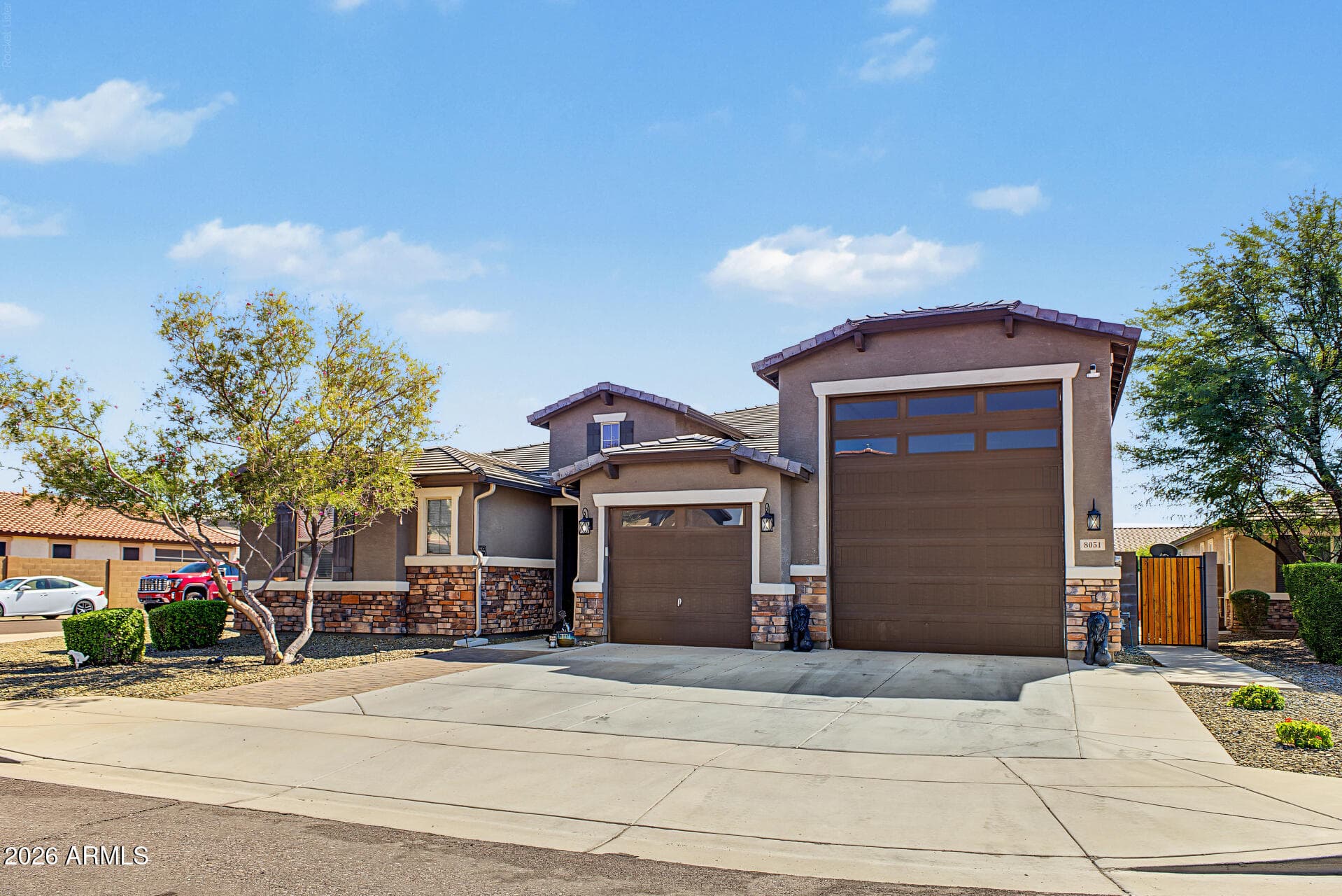 8031 W Encinas Lane — photo 3