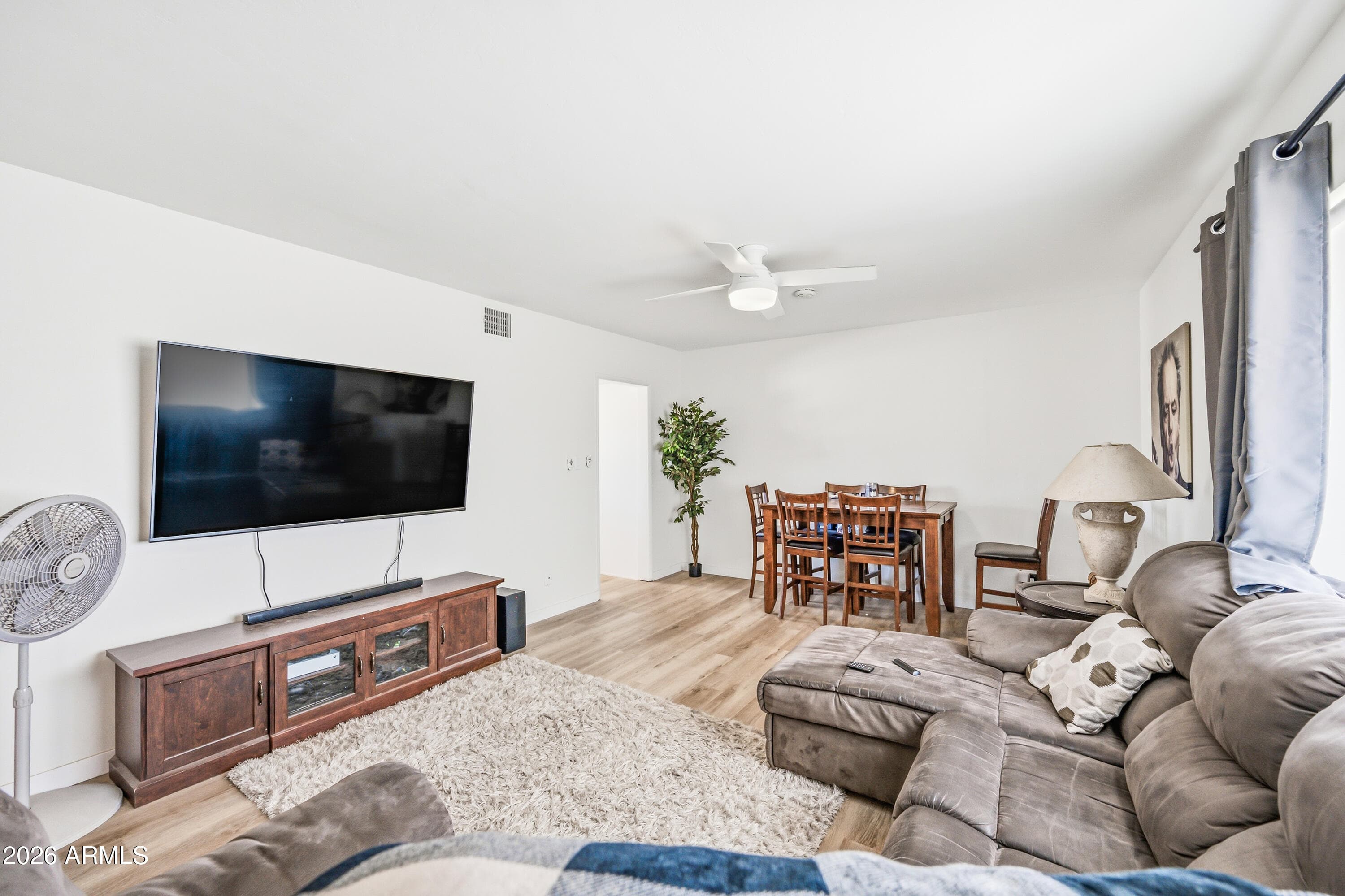 8202 E Cambridge Avenue — photo 3