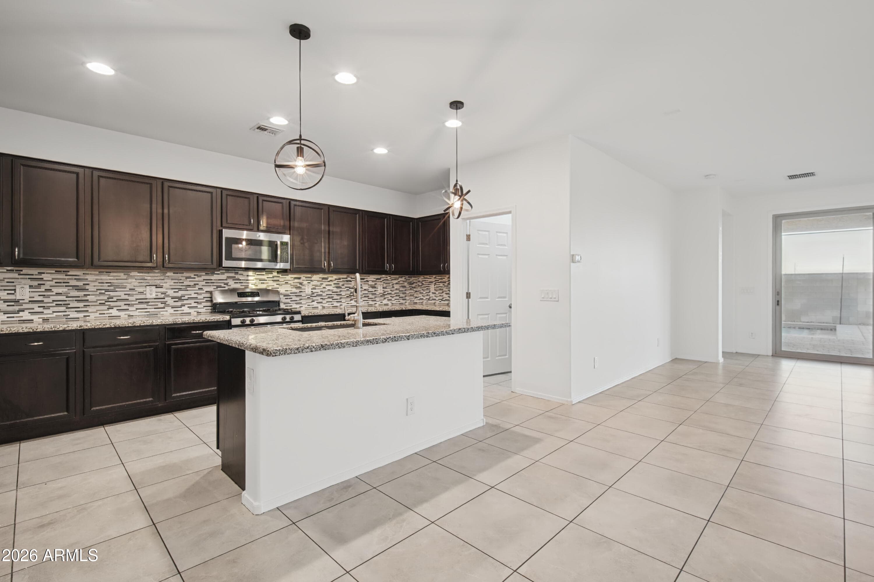 18575 W Pueblo Avenue — photo 8