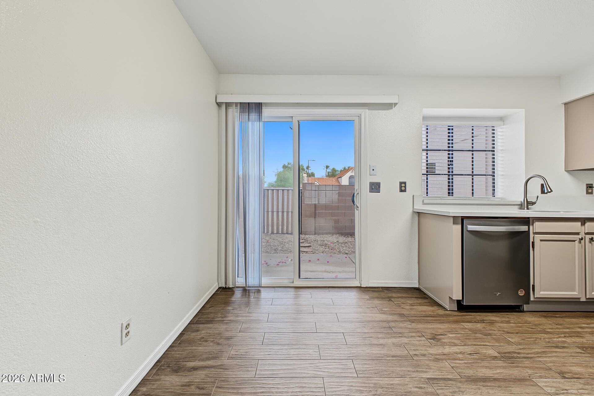 921 W University Drive 1110 — photo 8