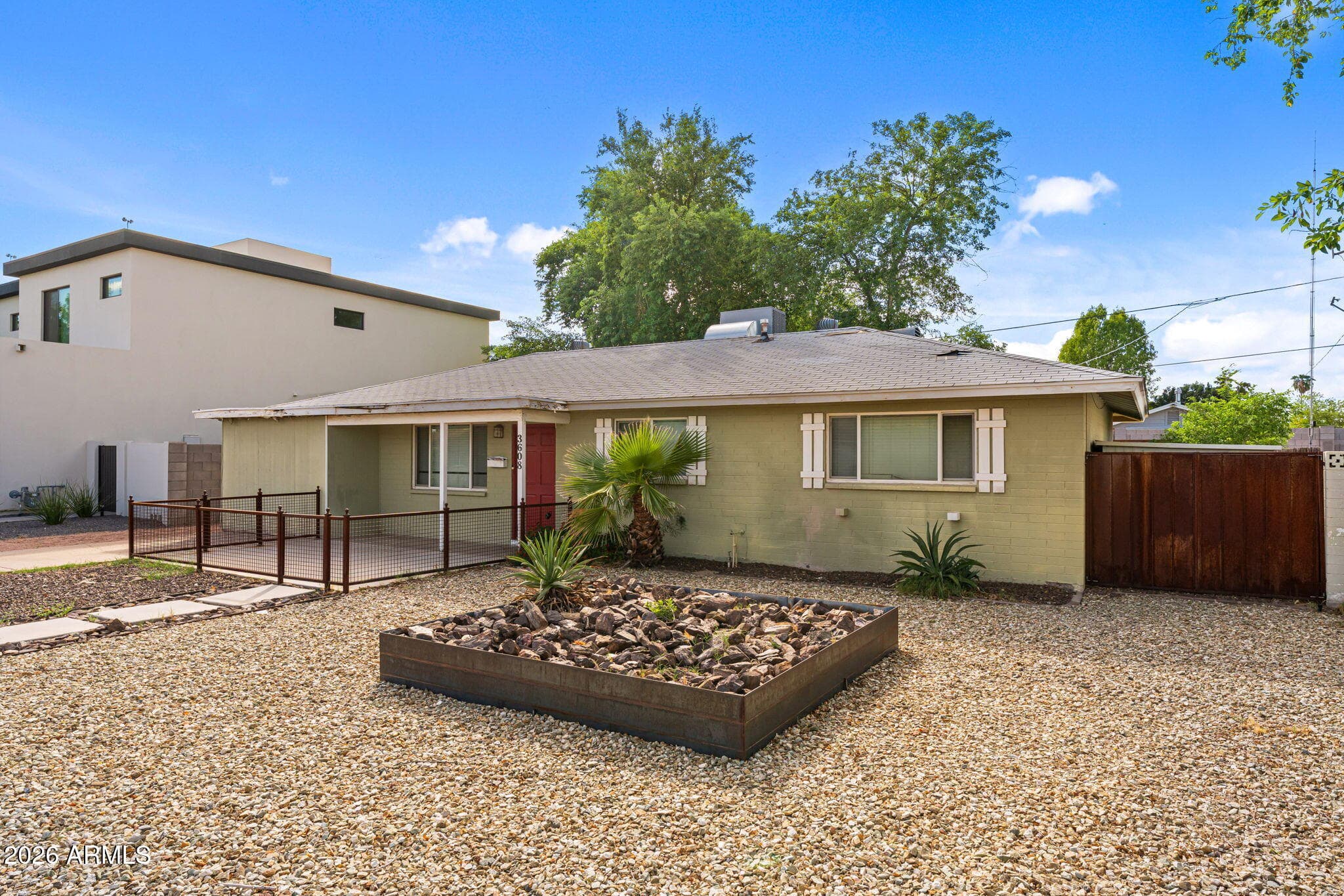 3608 N Navajo Trail — photo 2