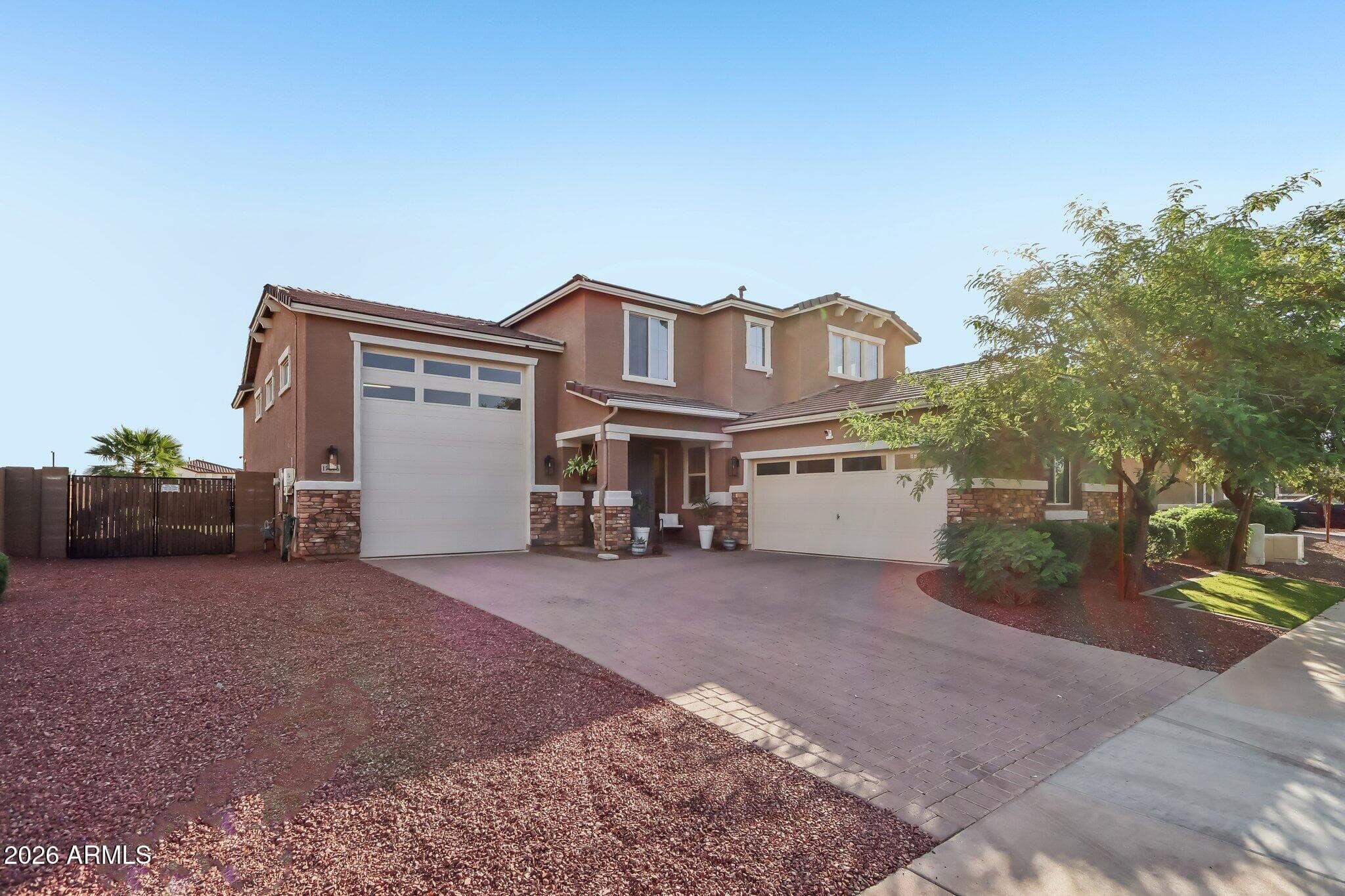 17365 W Hedgehog Place — photo 2