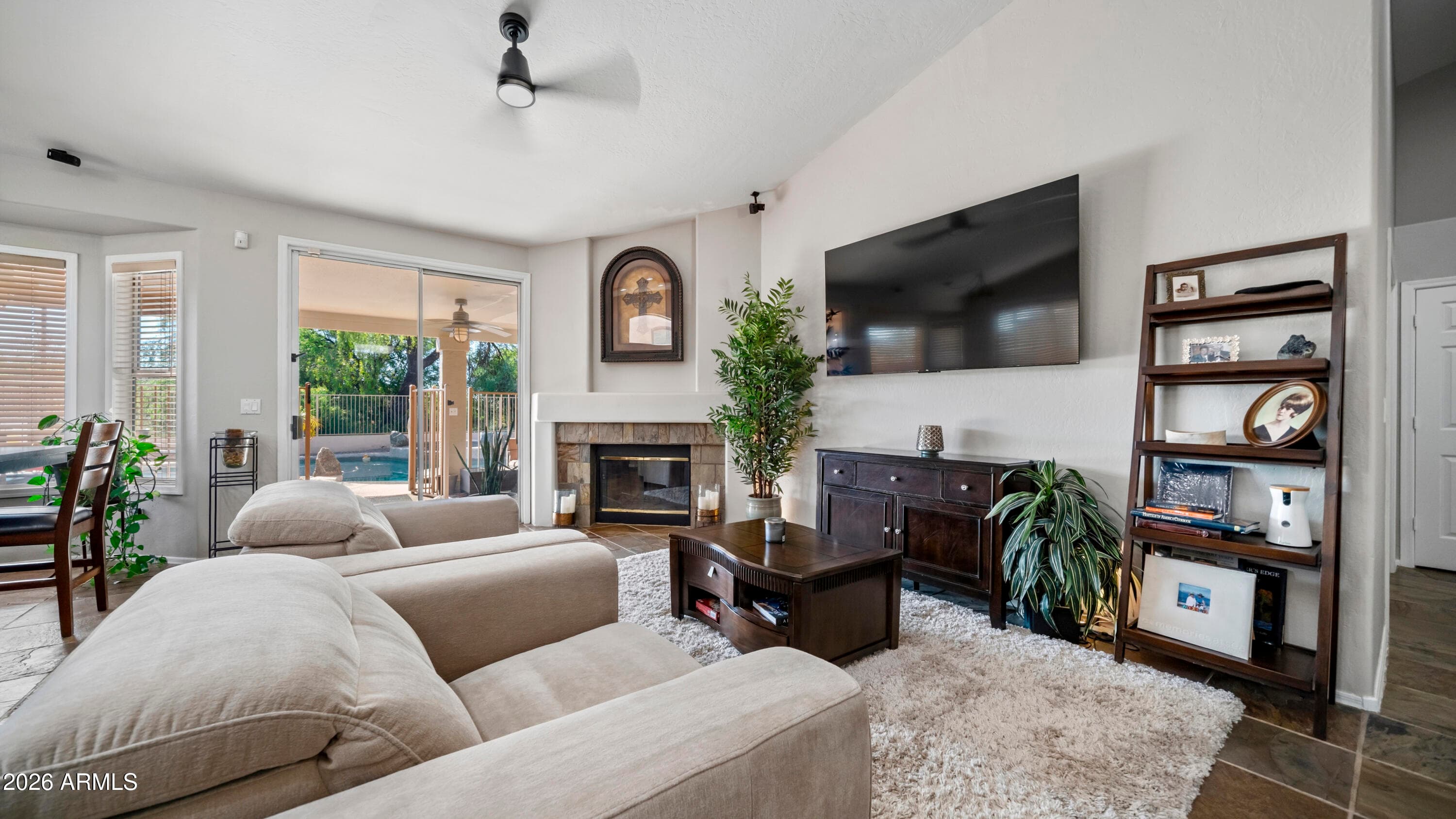 537 W Mountain Vista Drive — photo 3
