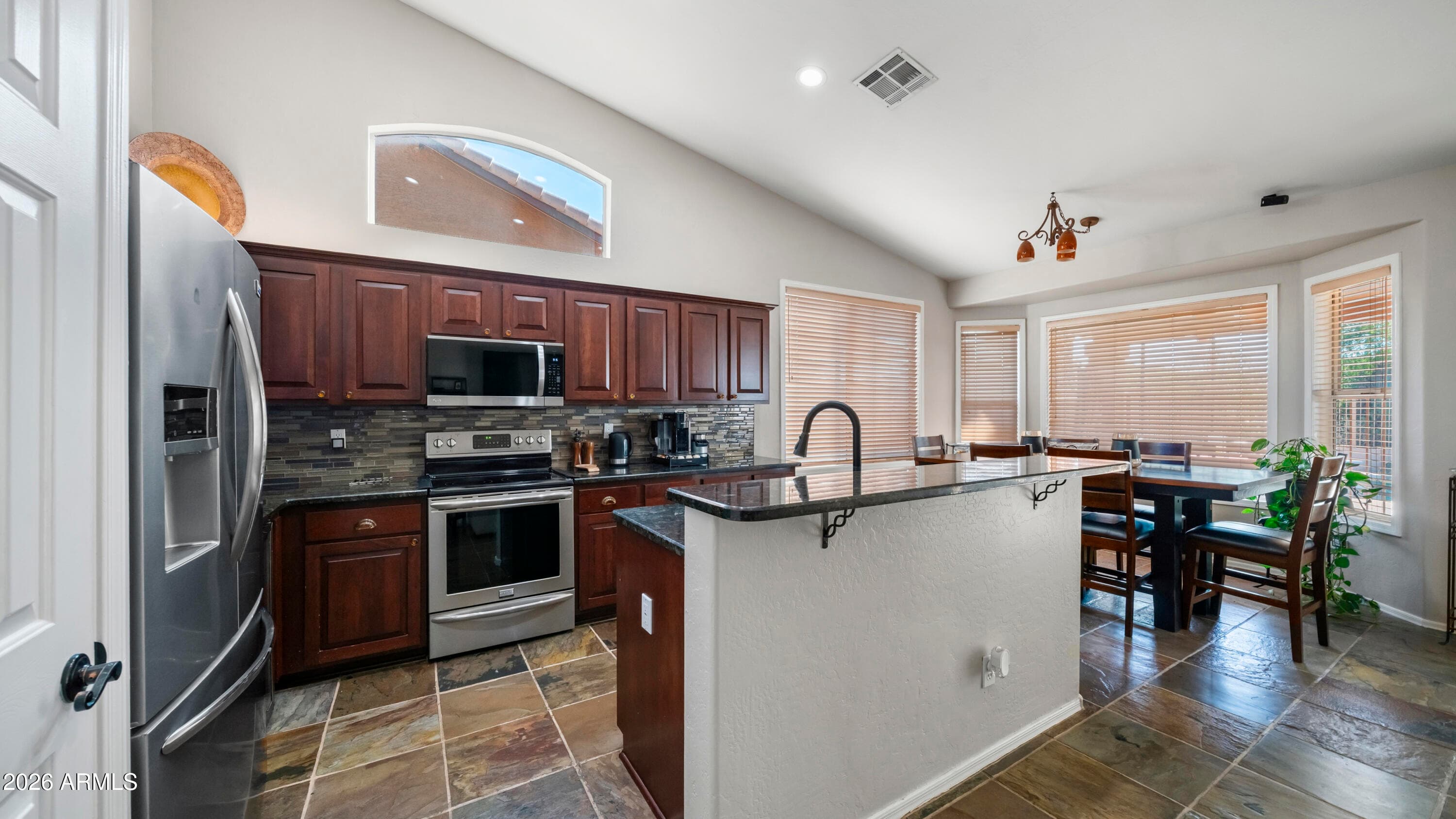 537 W Mountain Vista Drive — photo 5