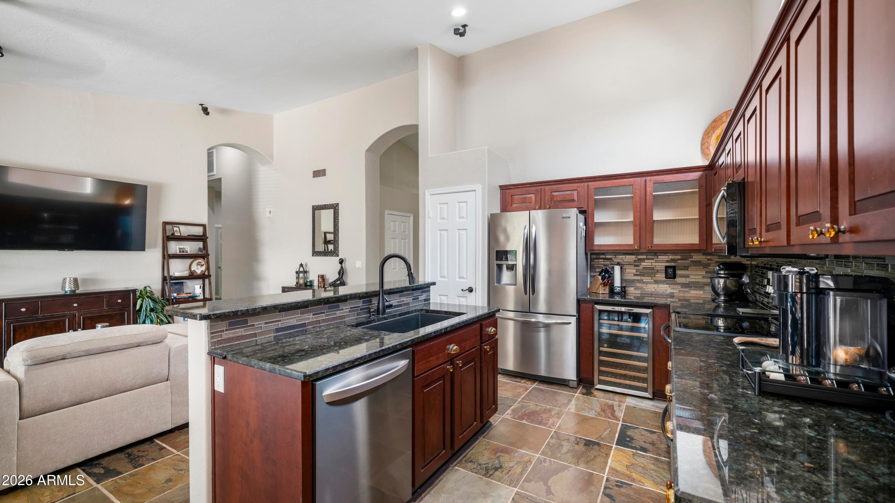 537 W Mountain Vista Drive — photo 7