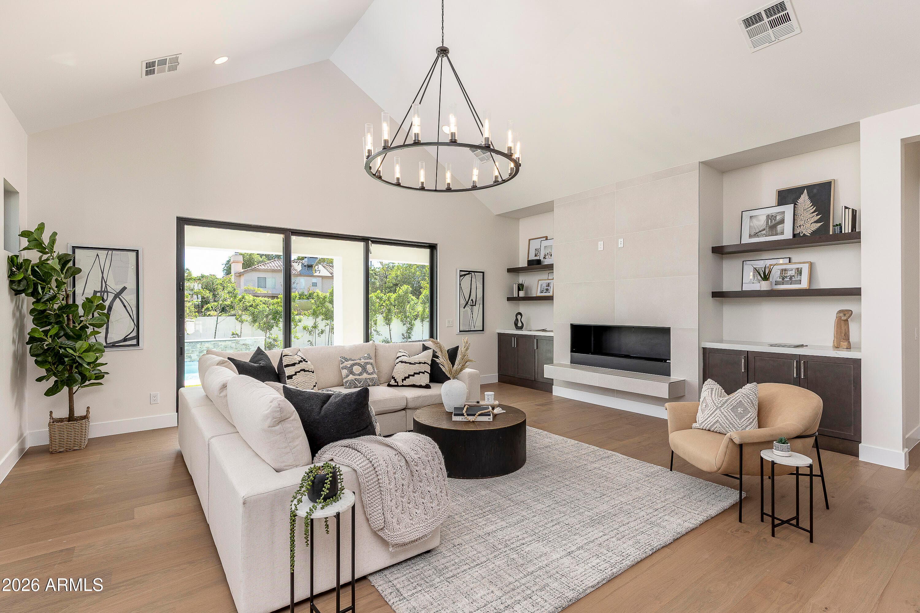 3025 E Rosemonte Drive — photo 2