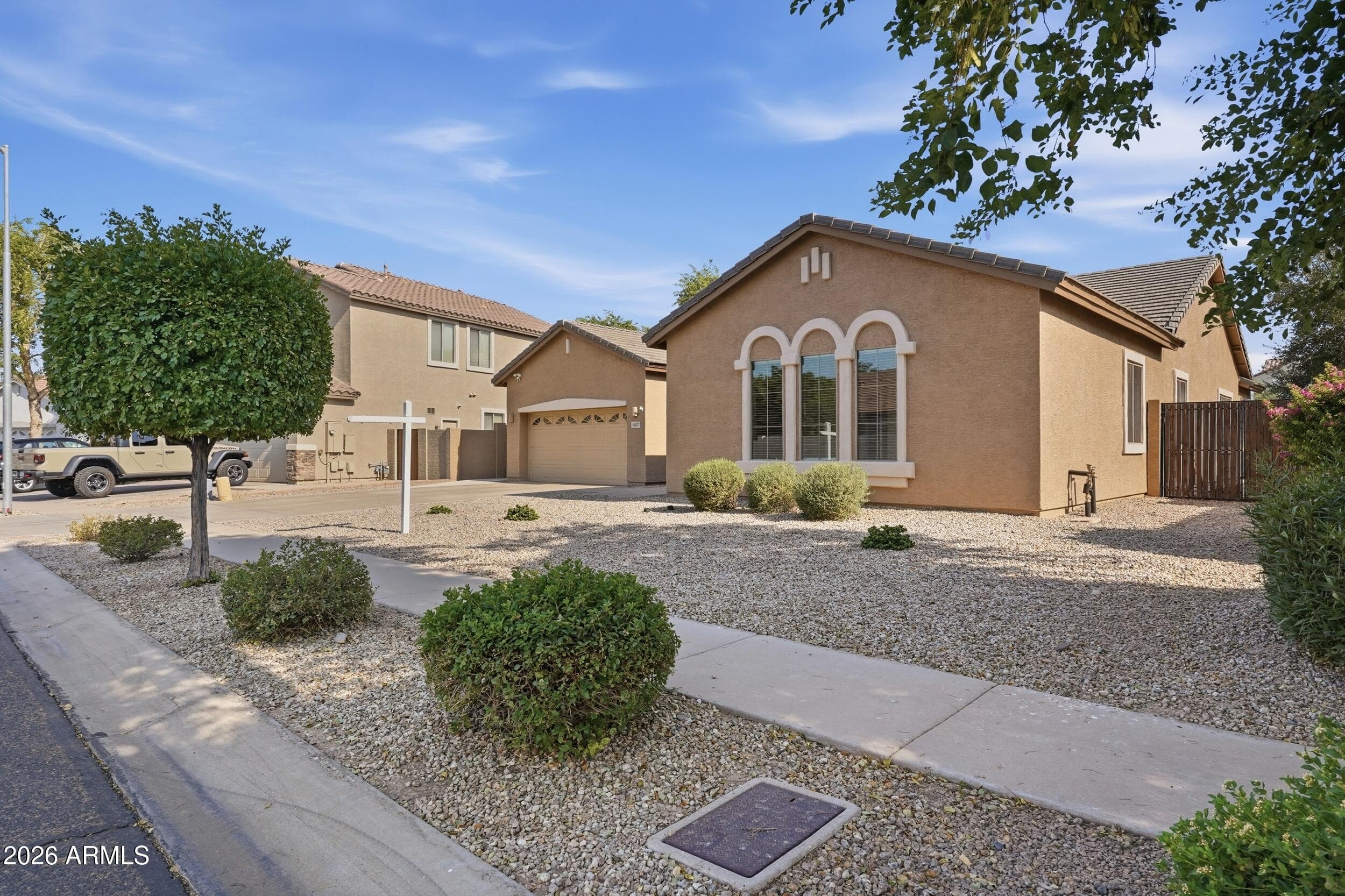 8807 W Carole Lane — photo 2