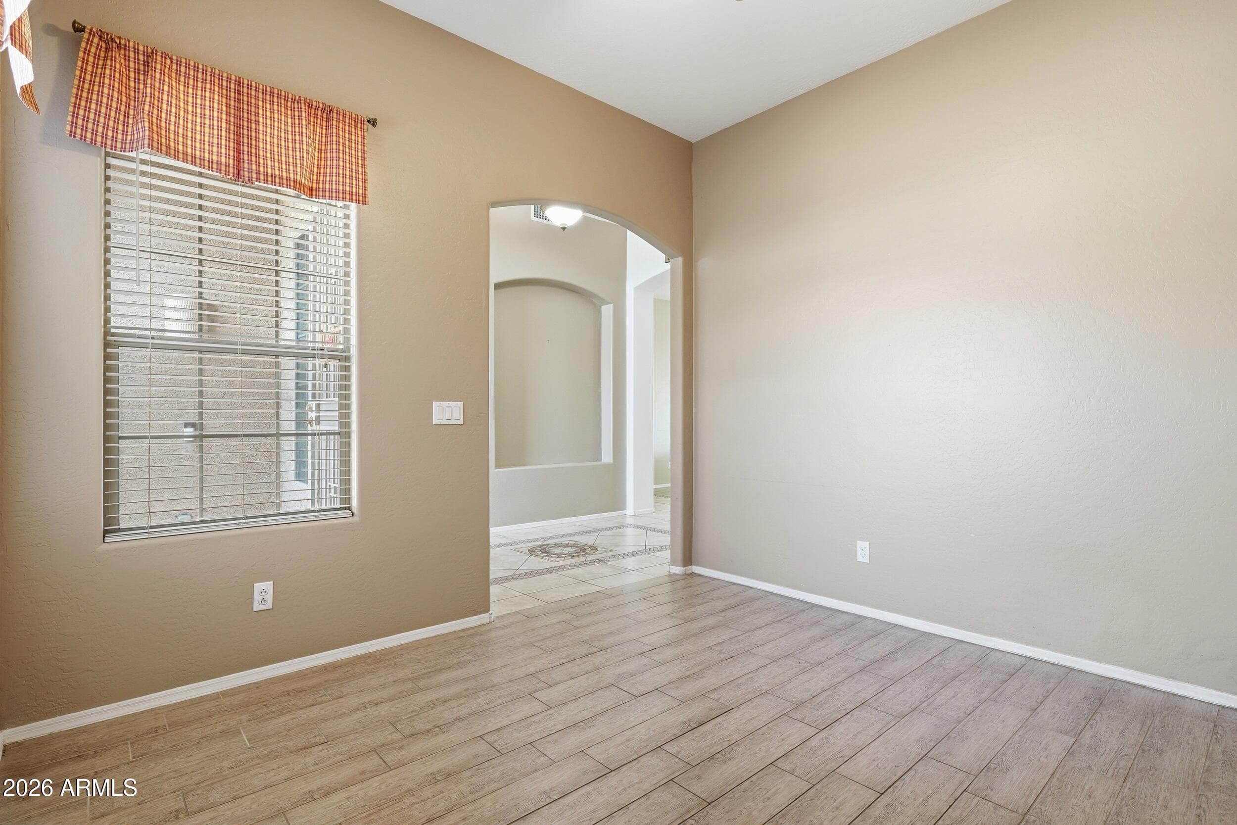 8807 W Carole Lane — photo 3