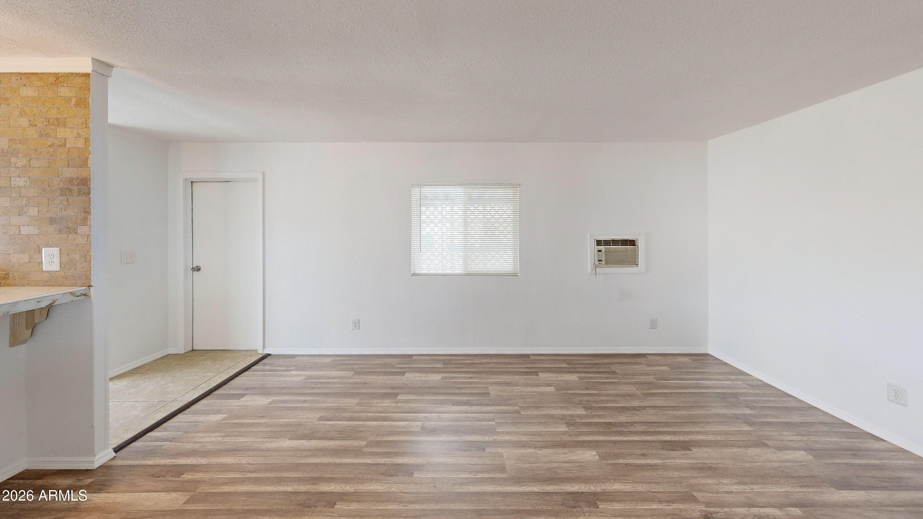 12727 W Glendale Avenue 82 — photo 2