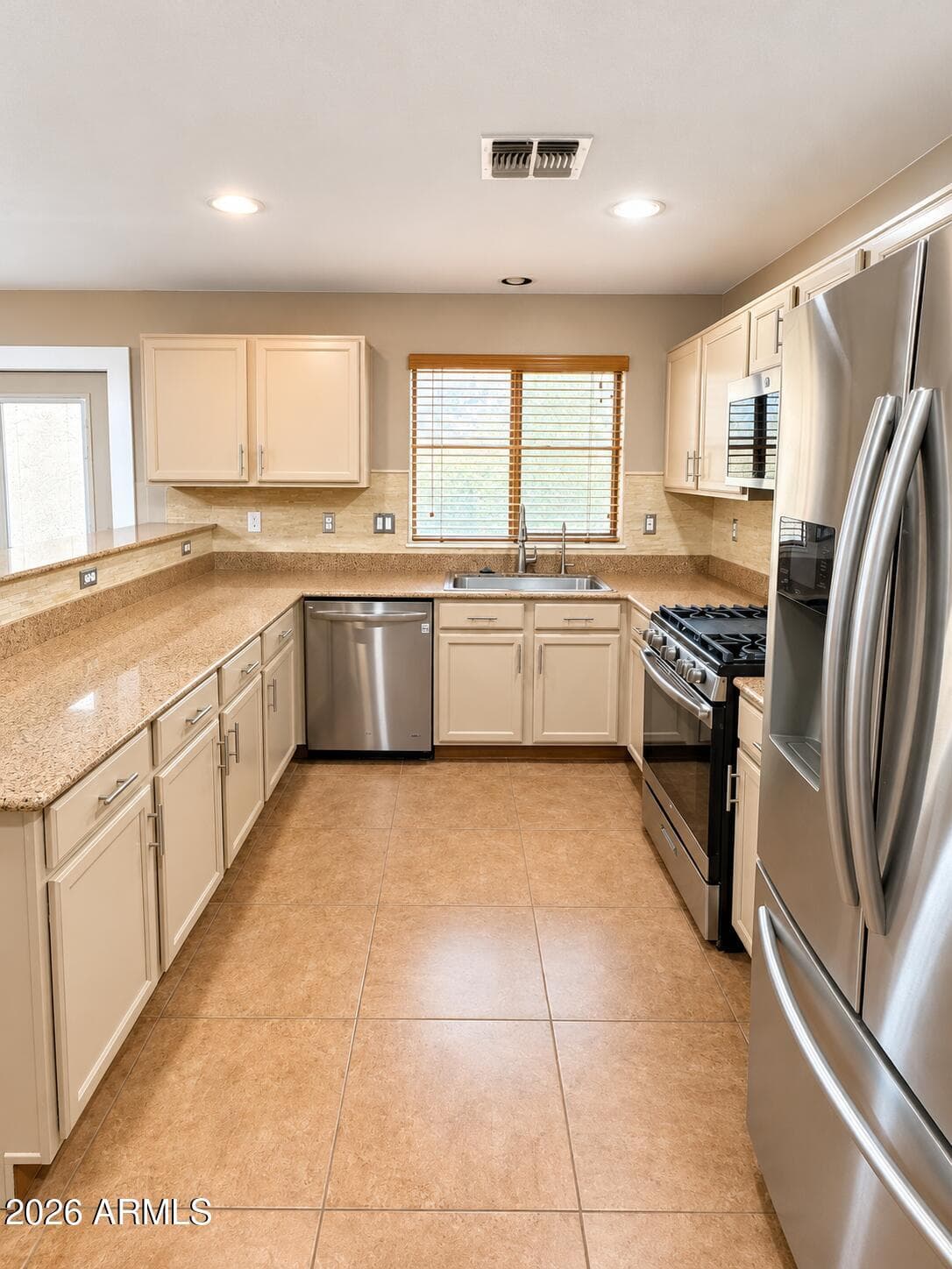 3903 E Jasper Drive — photo 2