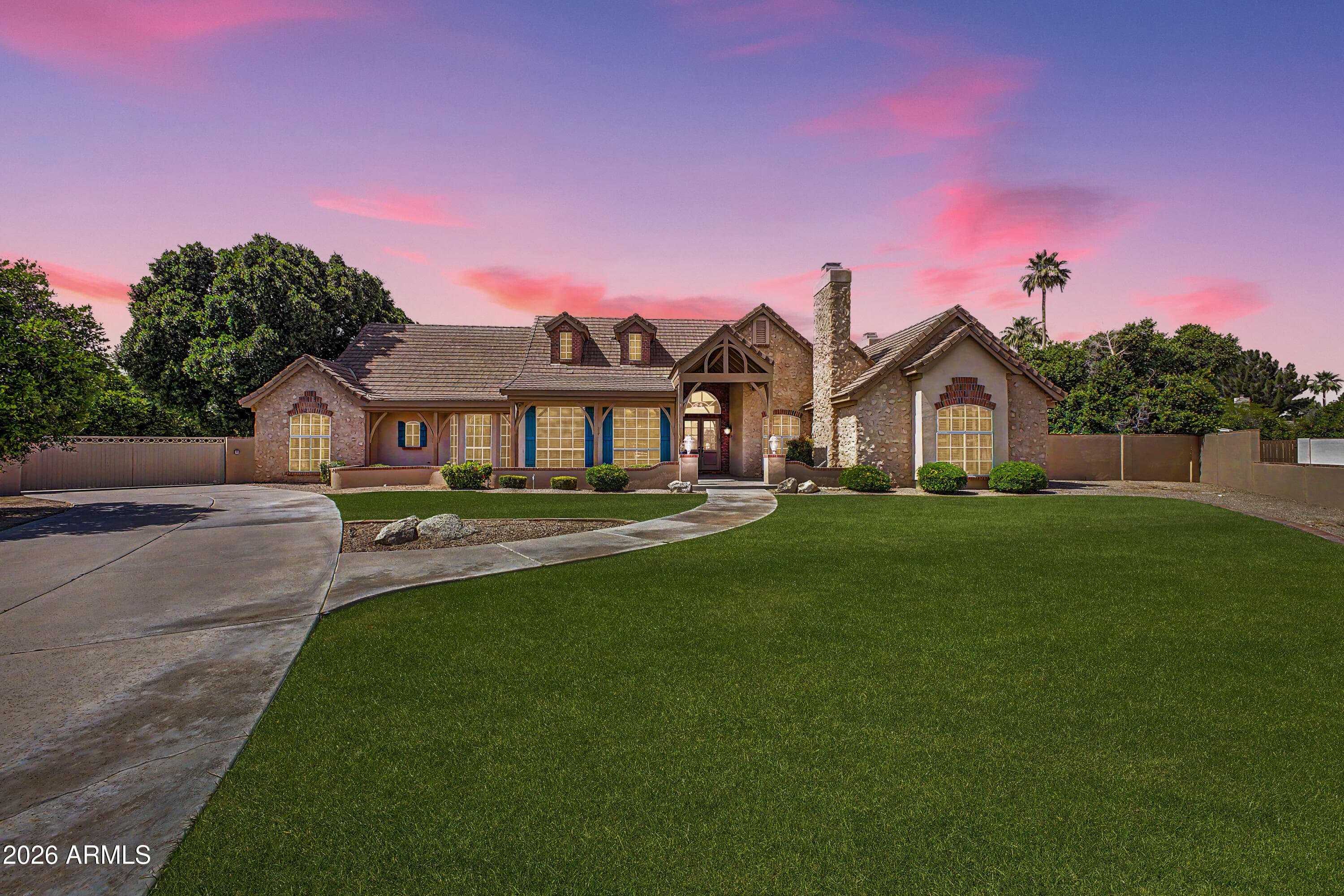 2264 N 39th Circle