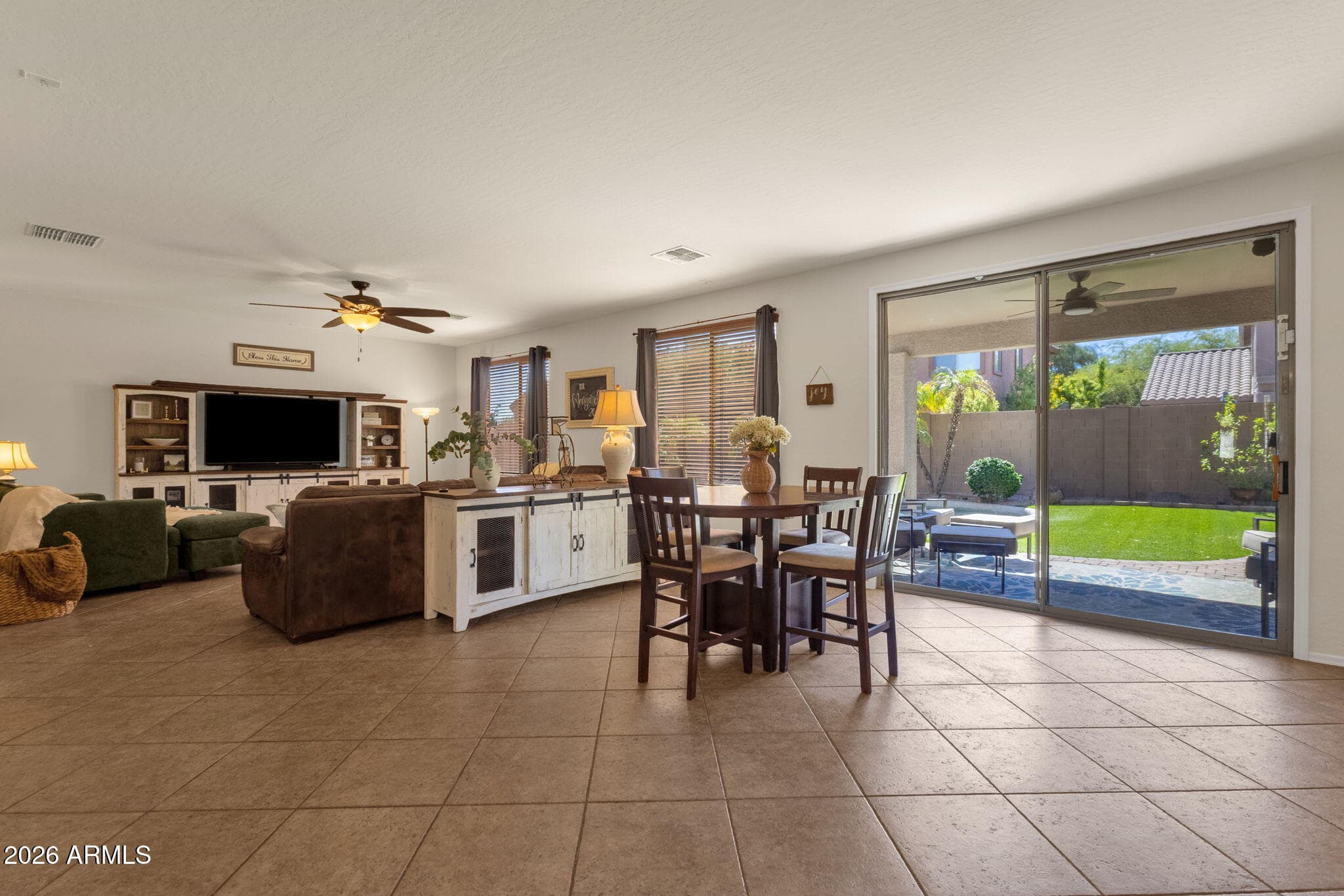 8335 W Molly Lane — photo 4