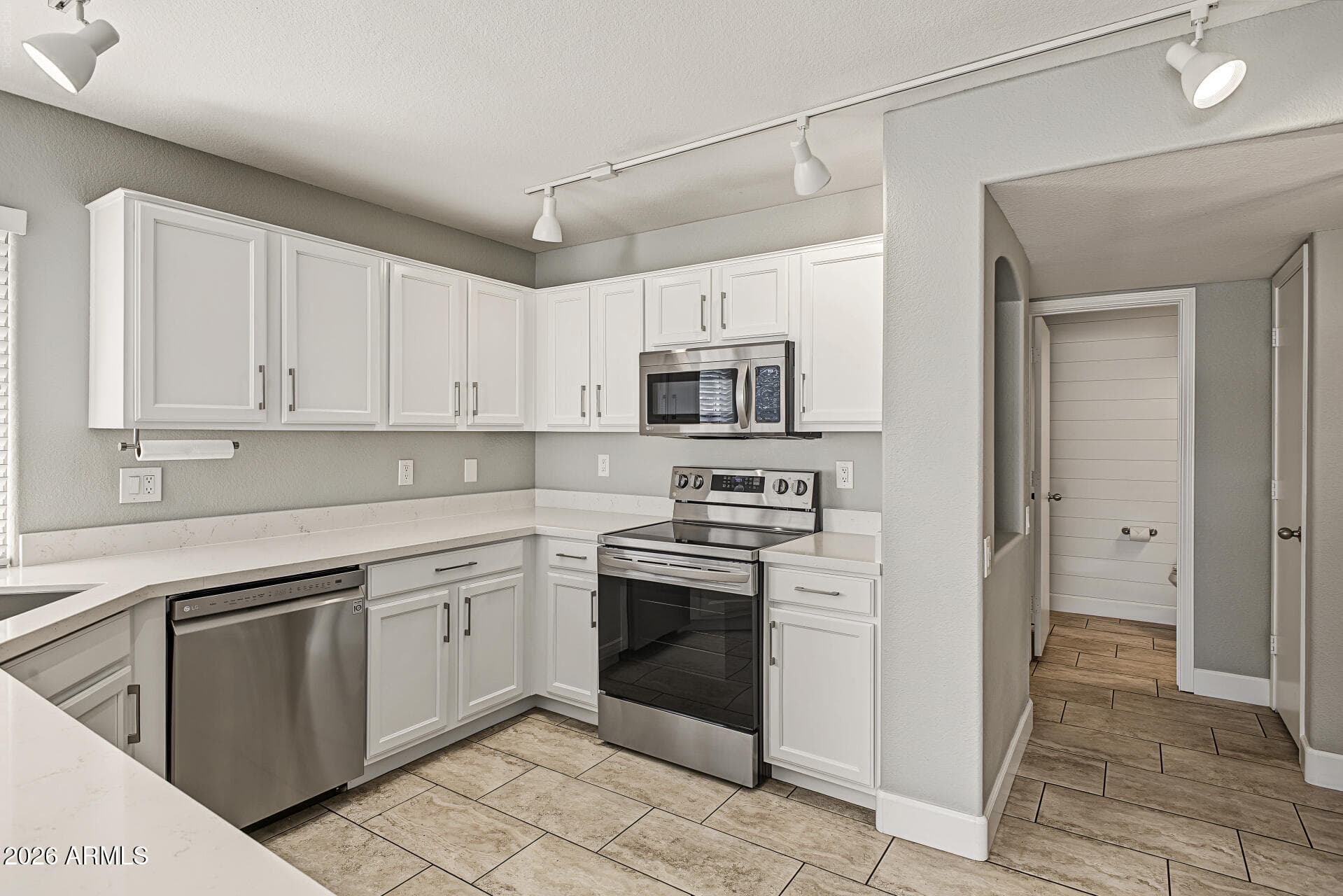 2144 W Olla Avenue — photo 3
