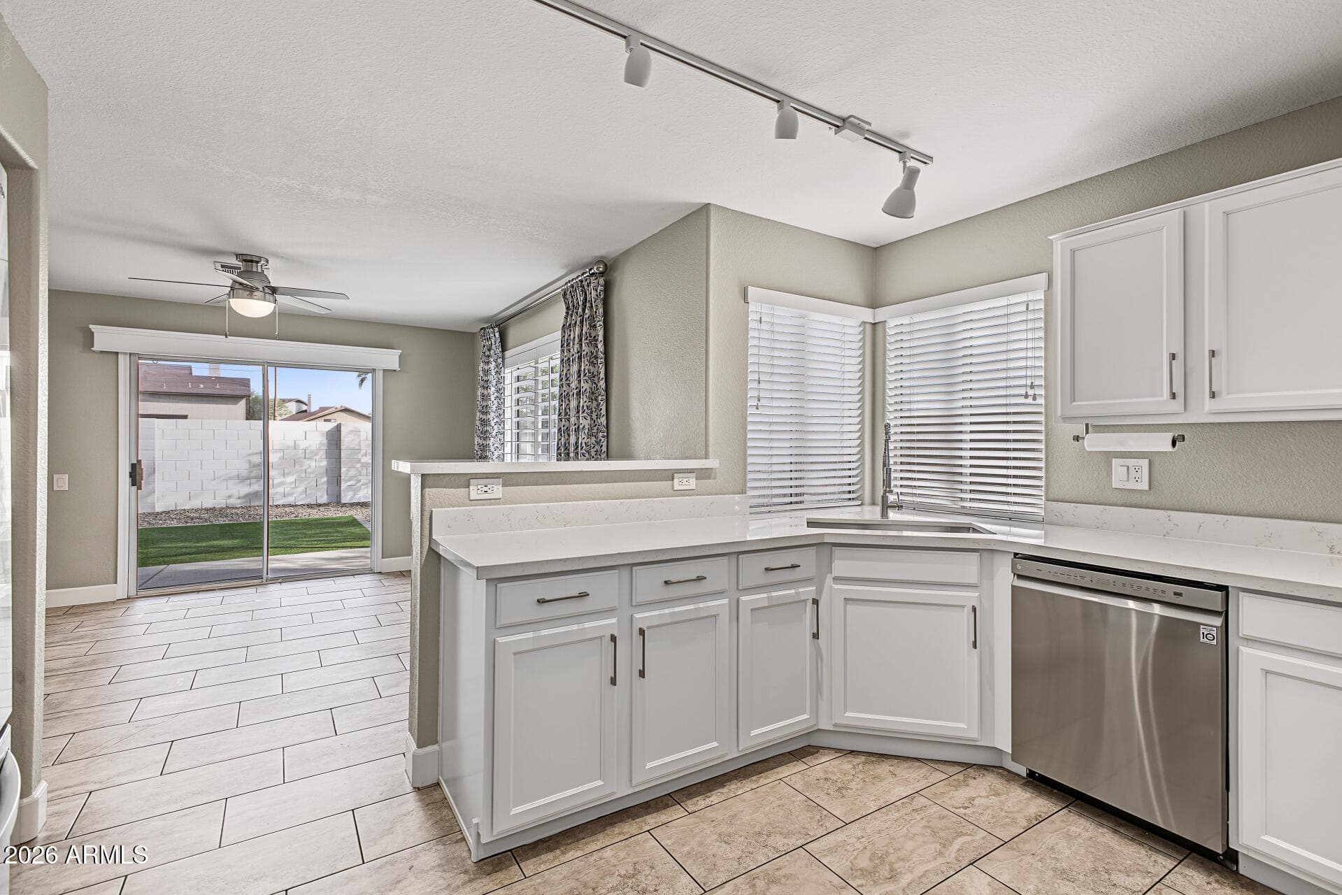 2144 W Olla Avenue — photo 5