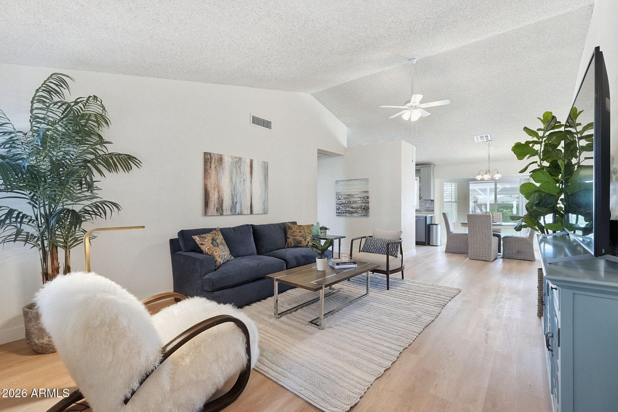 3025 E Bremen Street — photo 2