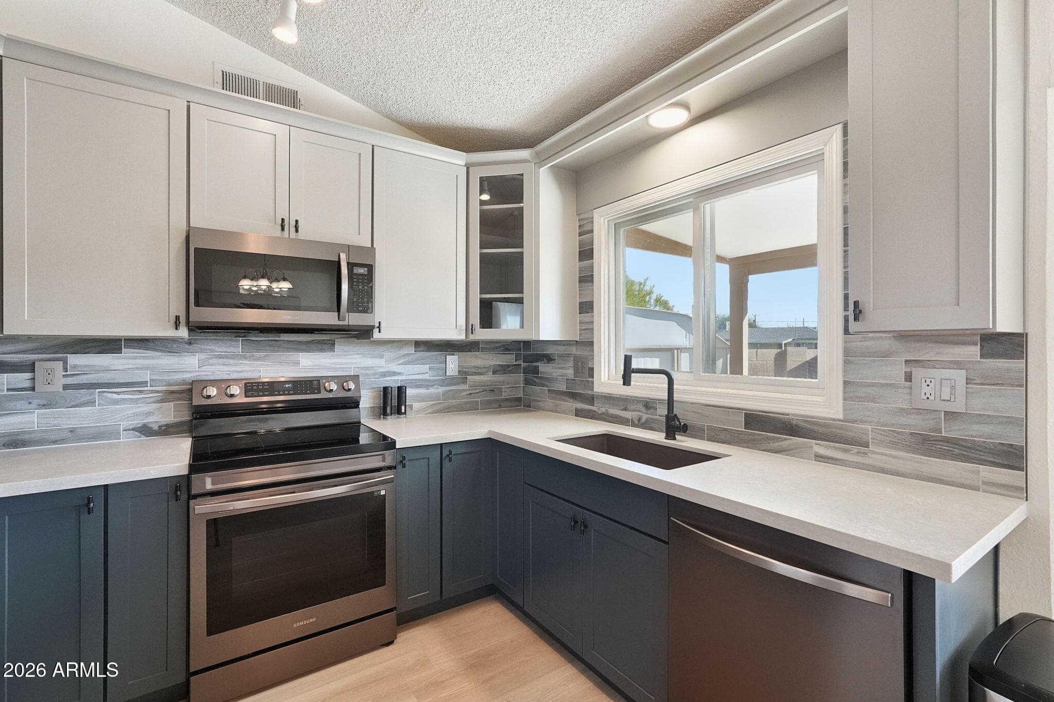 3025 E Bremen Street — photo 4