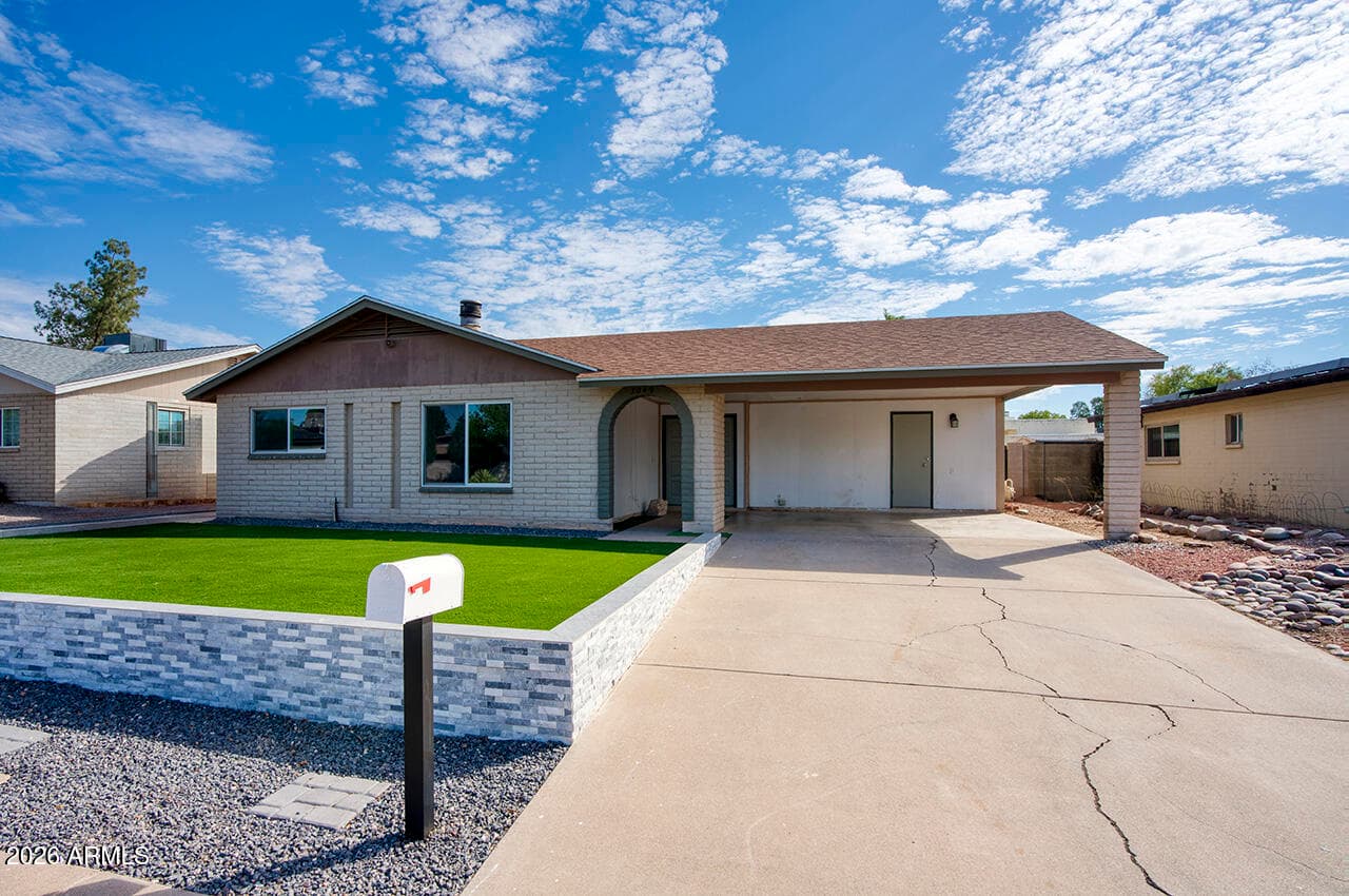 3049 W Sunnyside Drive, Phoenix, Arizona