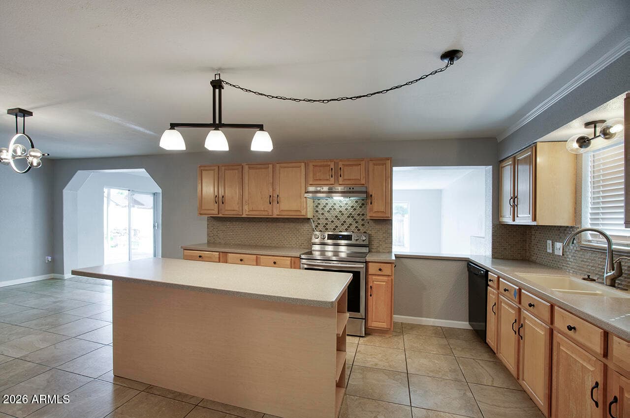 3049 W Sunnyside Drive — photo 6