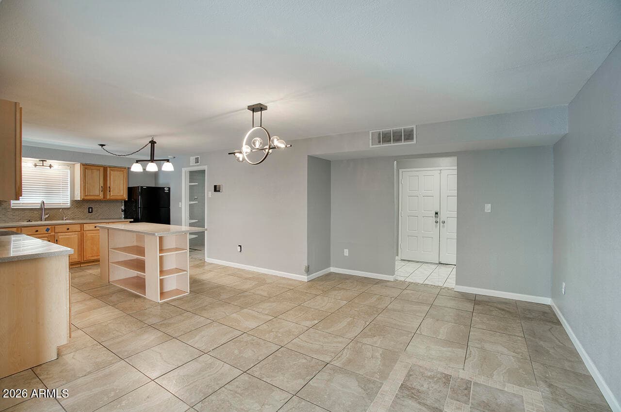 3049 W Sunnyside Drive — photo 5