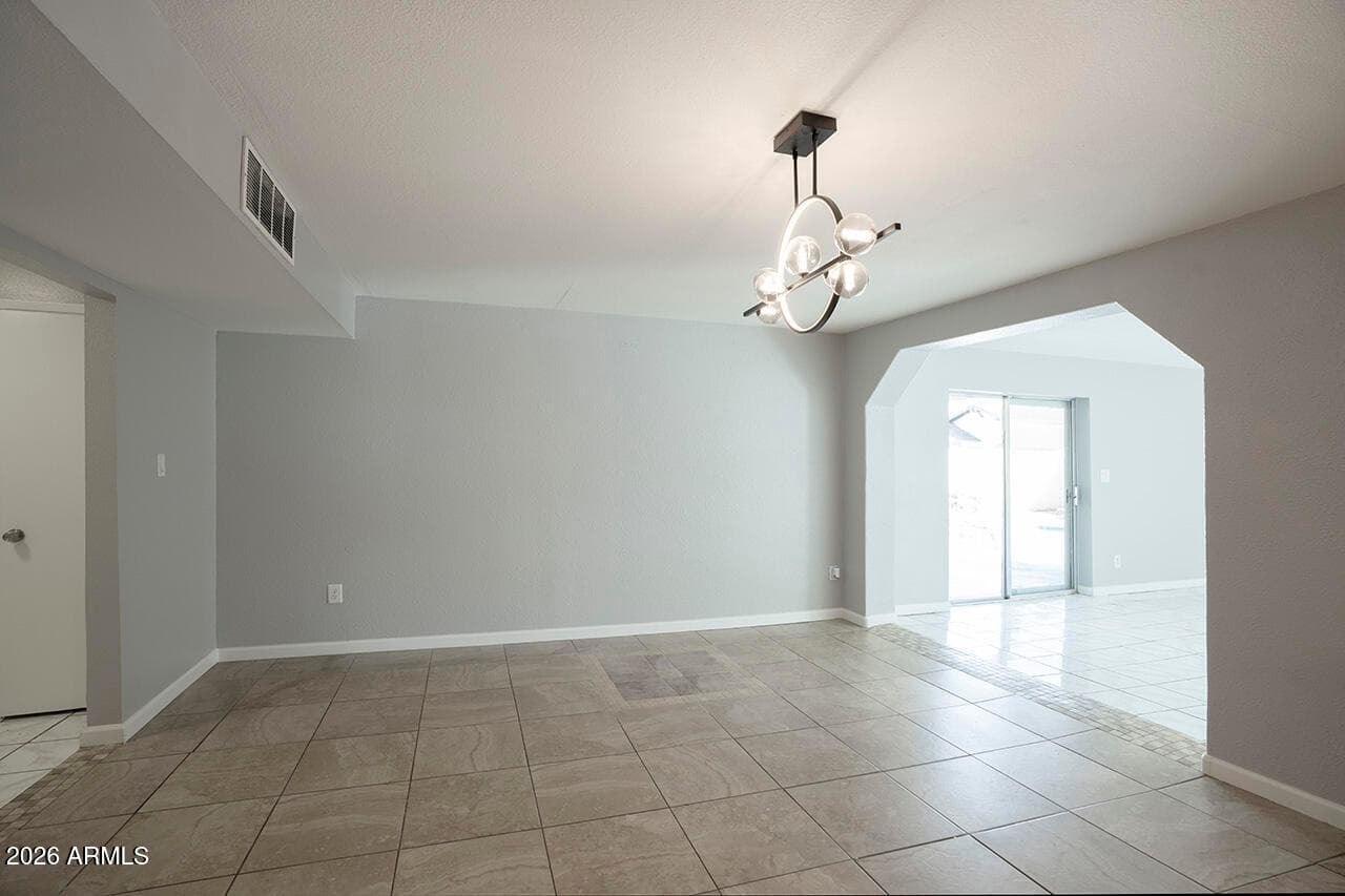 3049 W Sunnyside Drive — photo 7