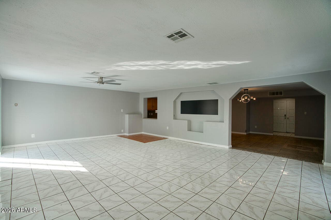 3049 W Sunnyside Drive — photo 8