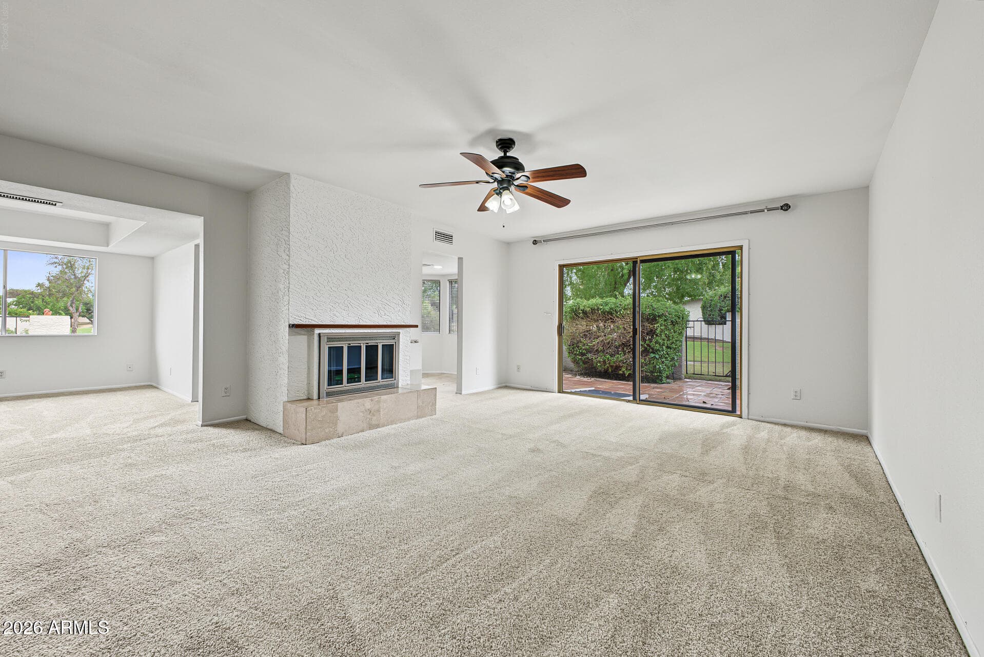 8180 E Del Caverna Drive — photo 2