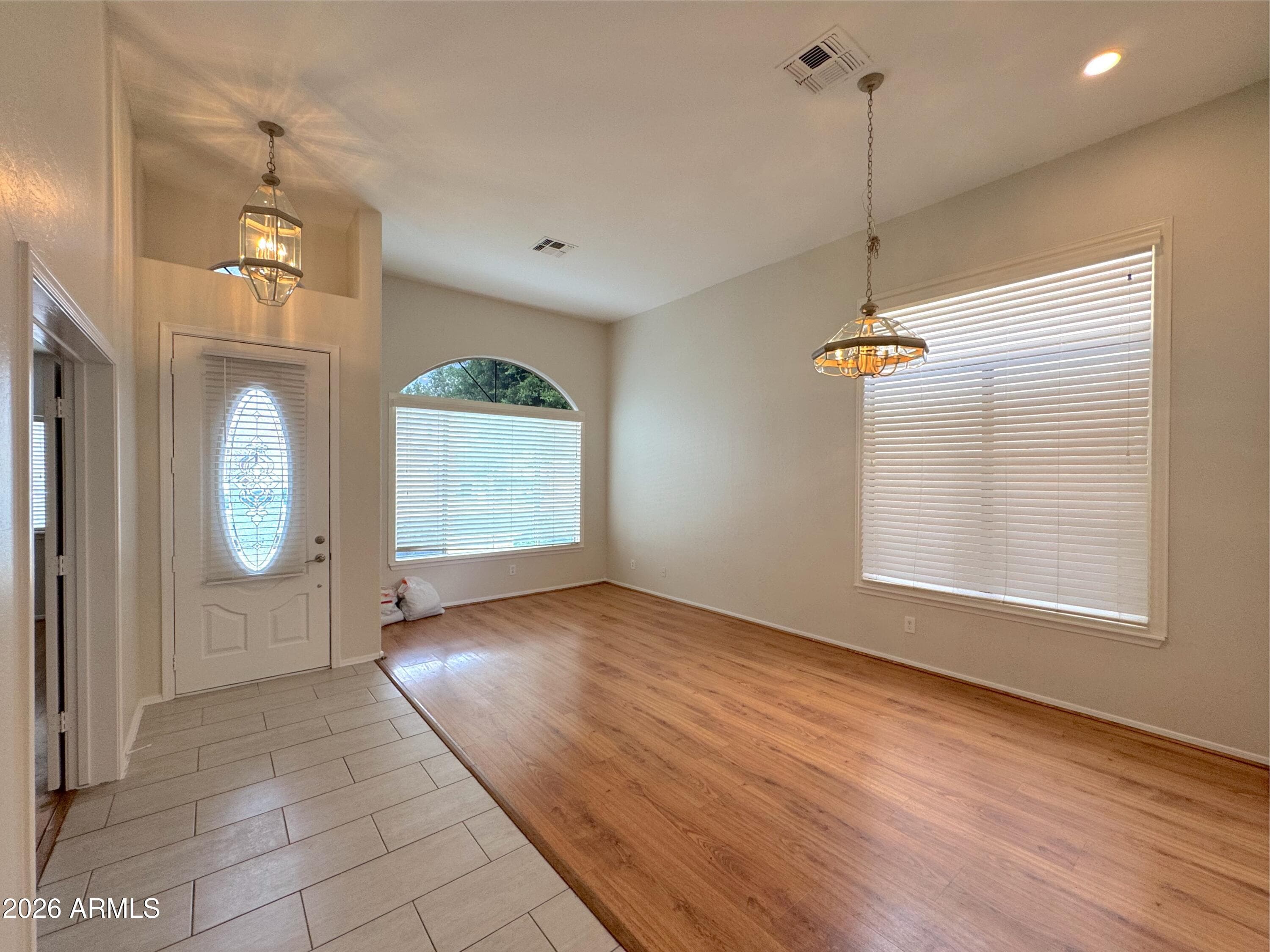 875 N Harmony Avenue — photo 2