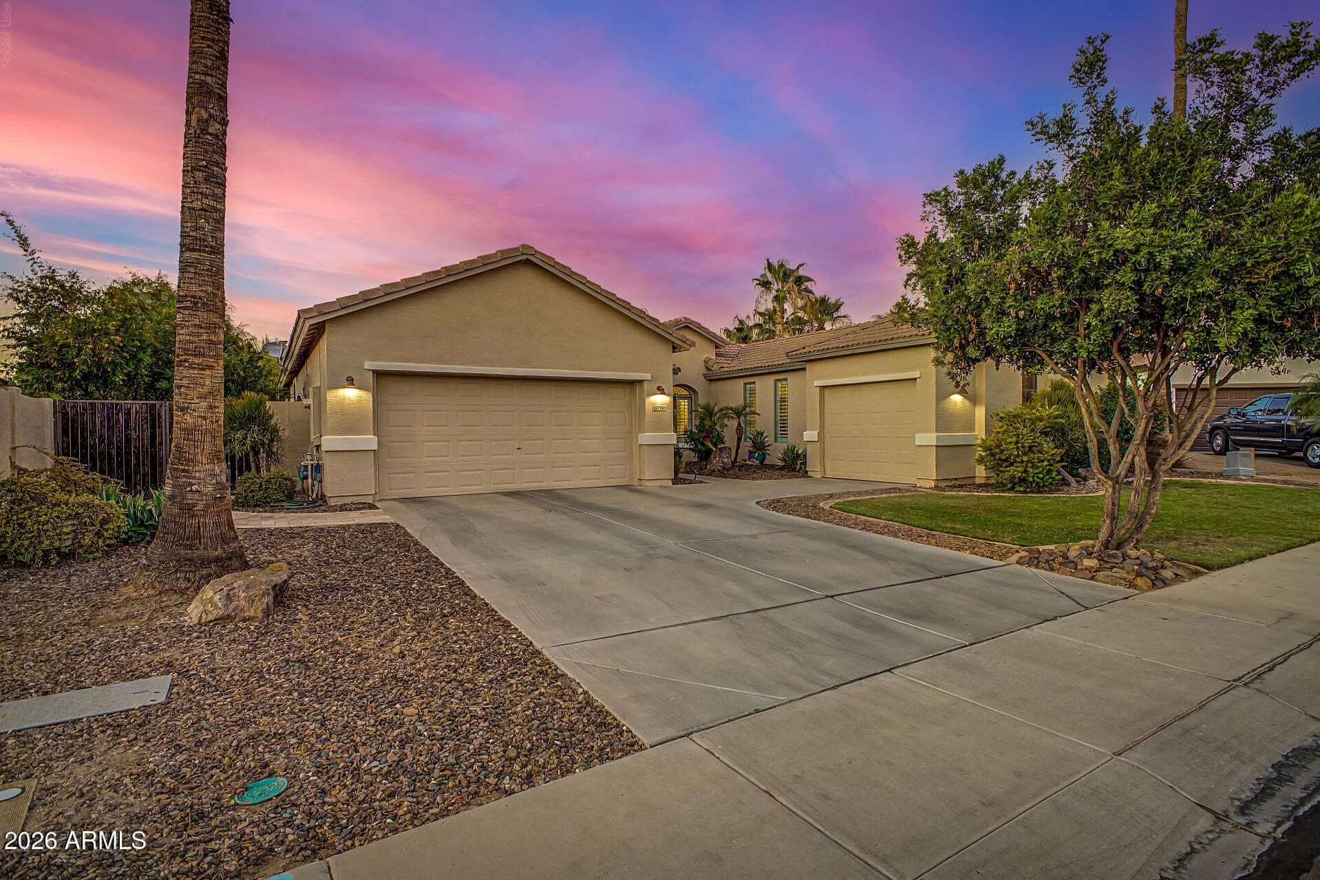 1748 E Iris Drive — photo 2