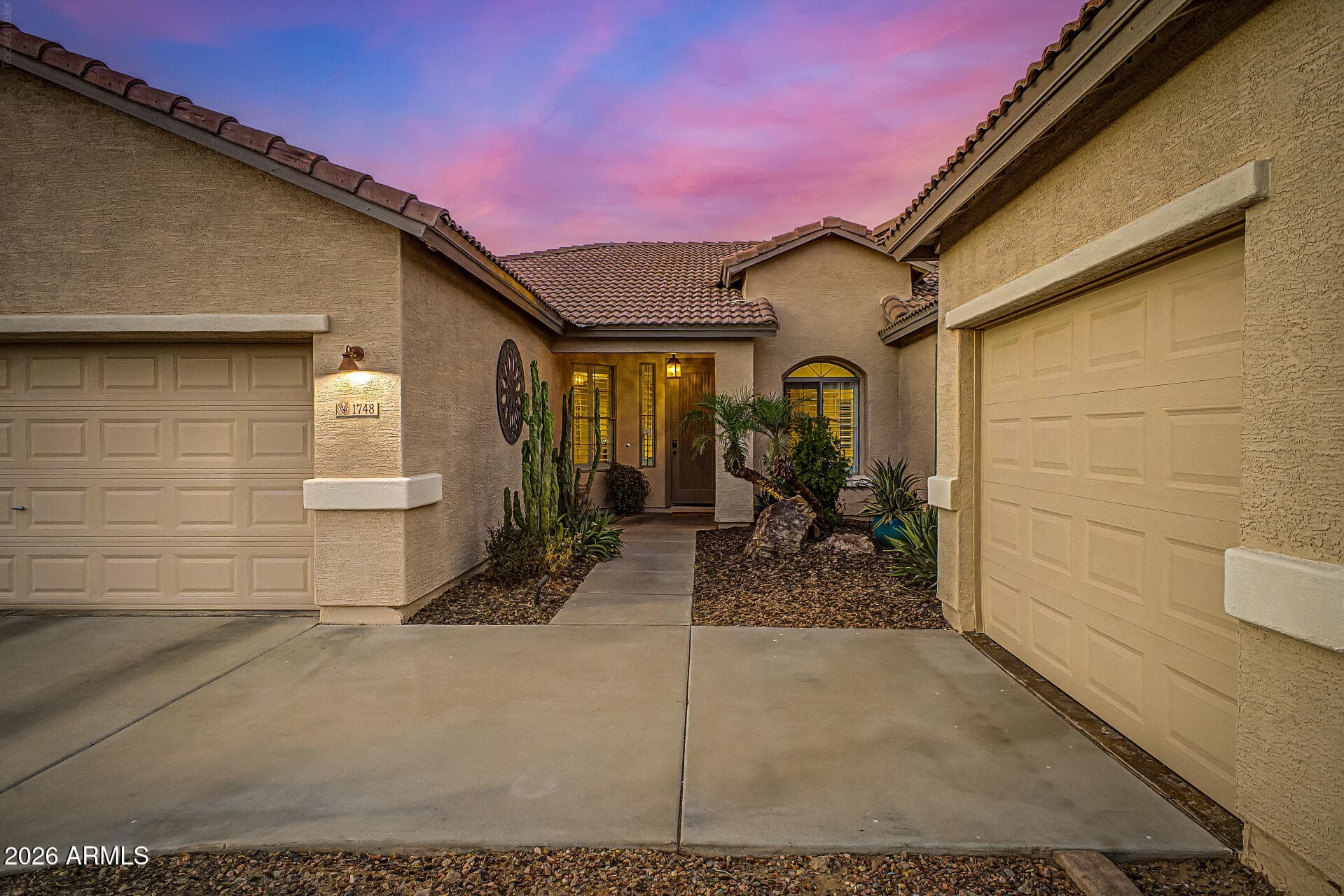 1748 E Iris Drive — photo 3