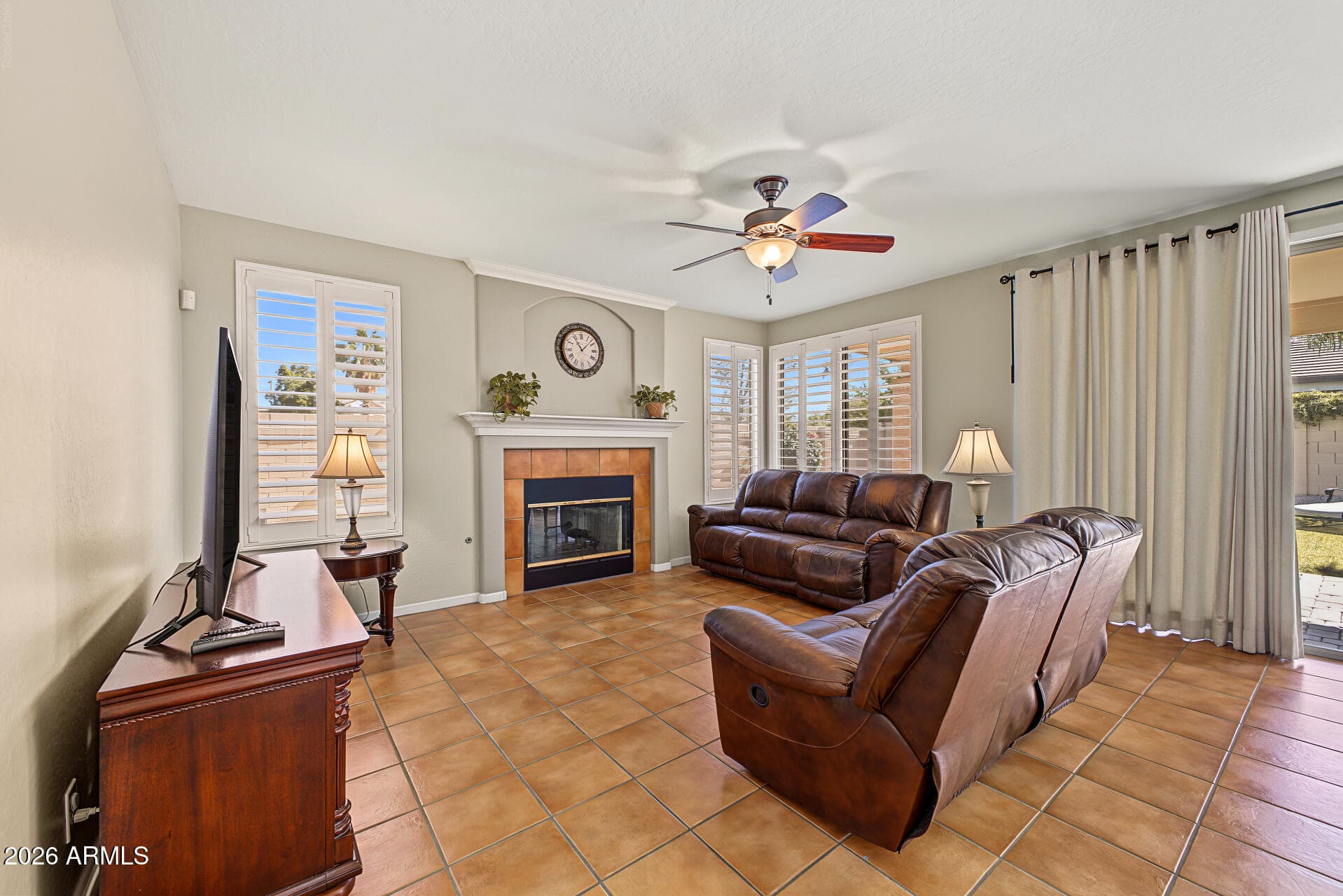 1141 W Straford Avenue — photo 5