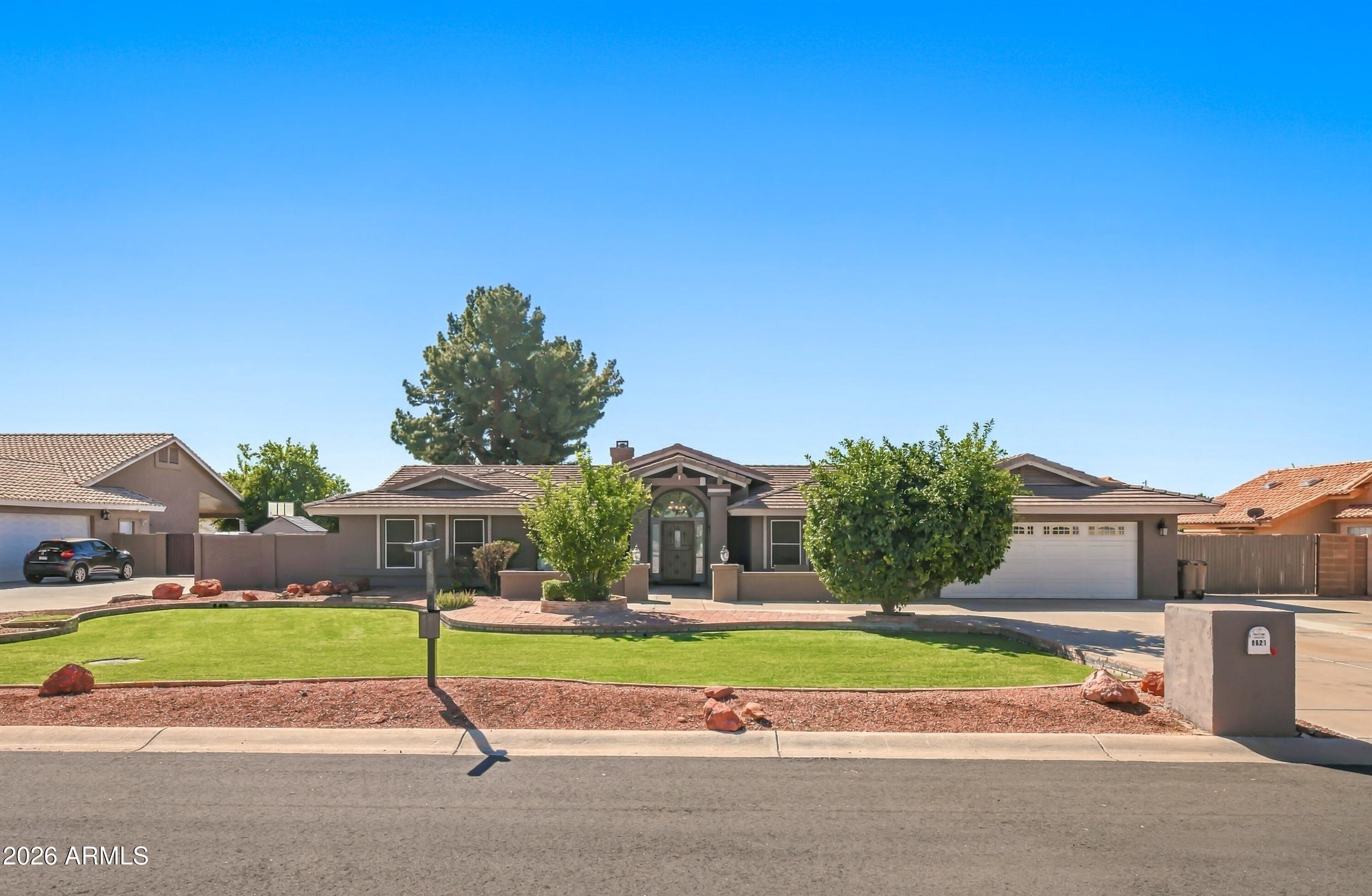 8621 W Via Montoya Drive — photo 2