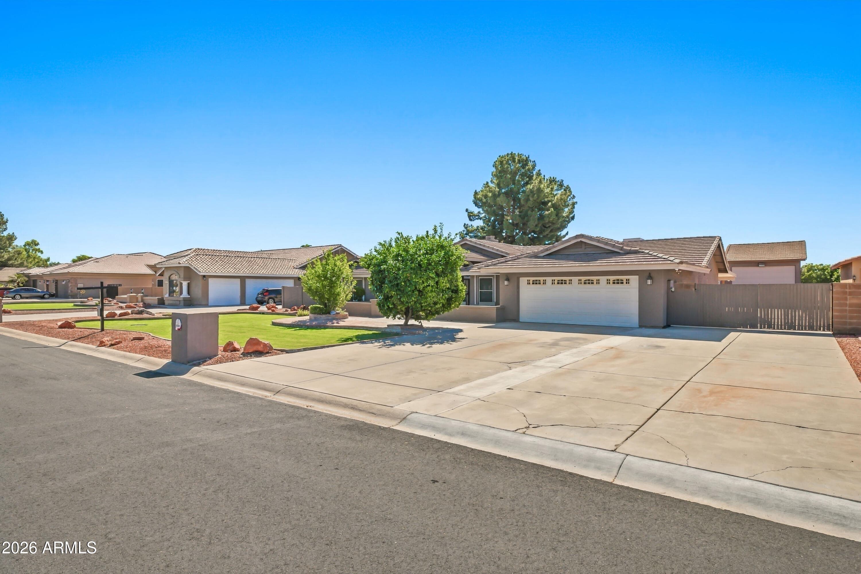 8621 W Via Montoya Drive — photo 4