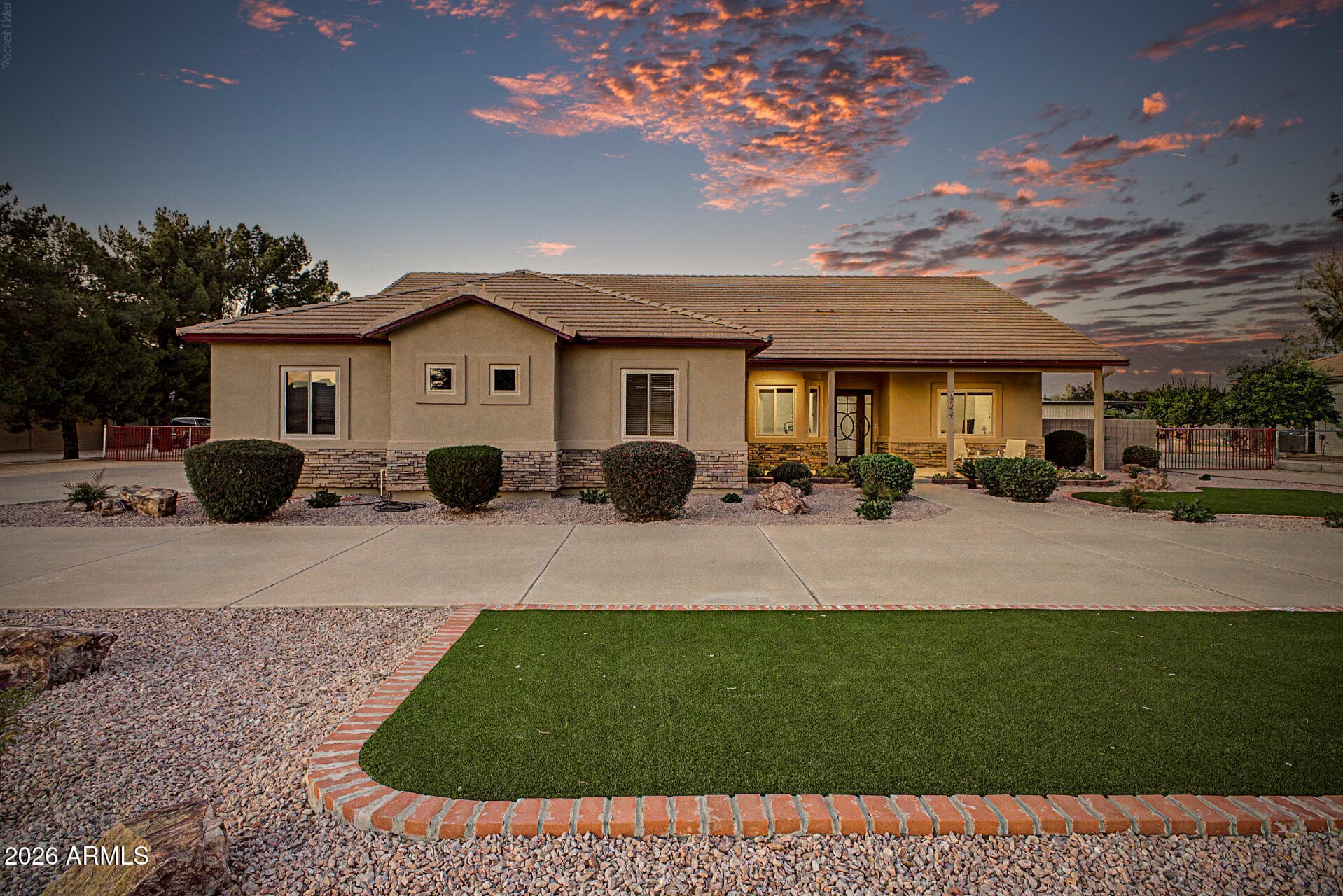 1744 E Country Lane — photo 4