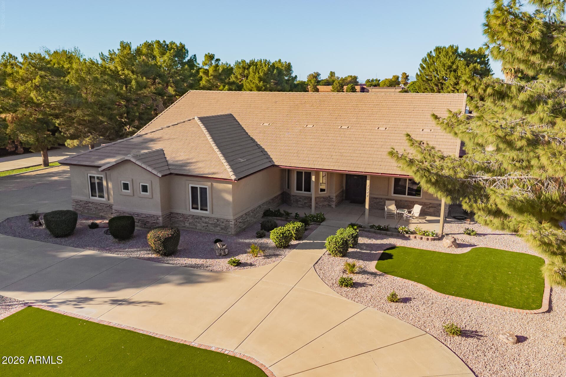 1744 E Country Lane — photo 8