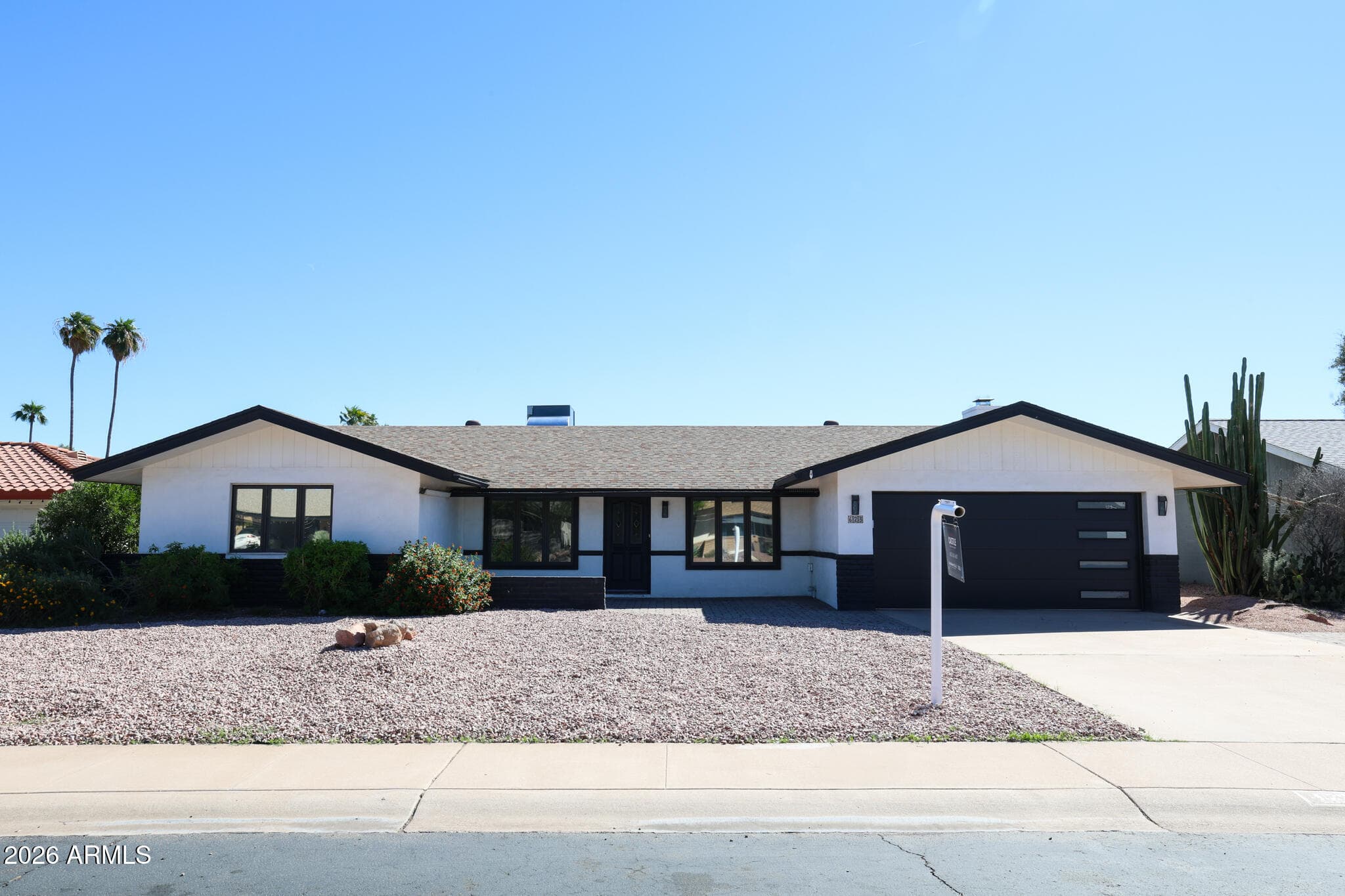 623 E La Jolla Drive — photo 2