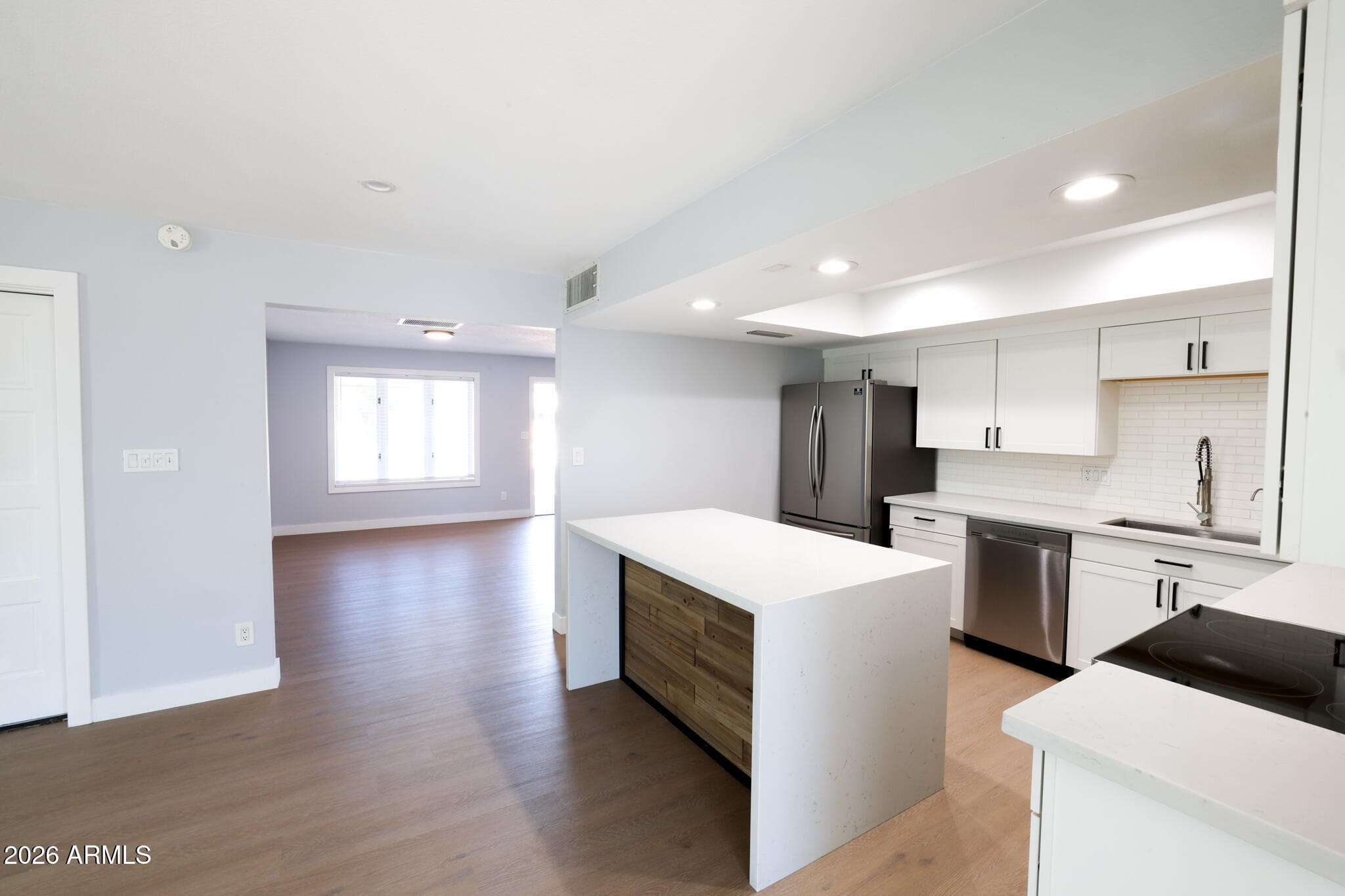 623 E La Jolla Drive — photo 8