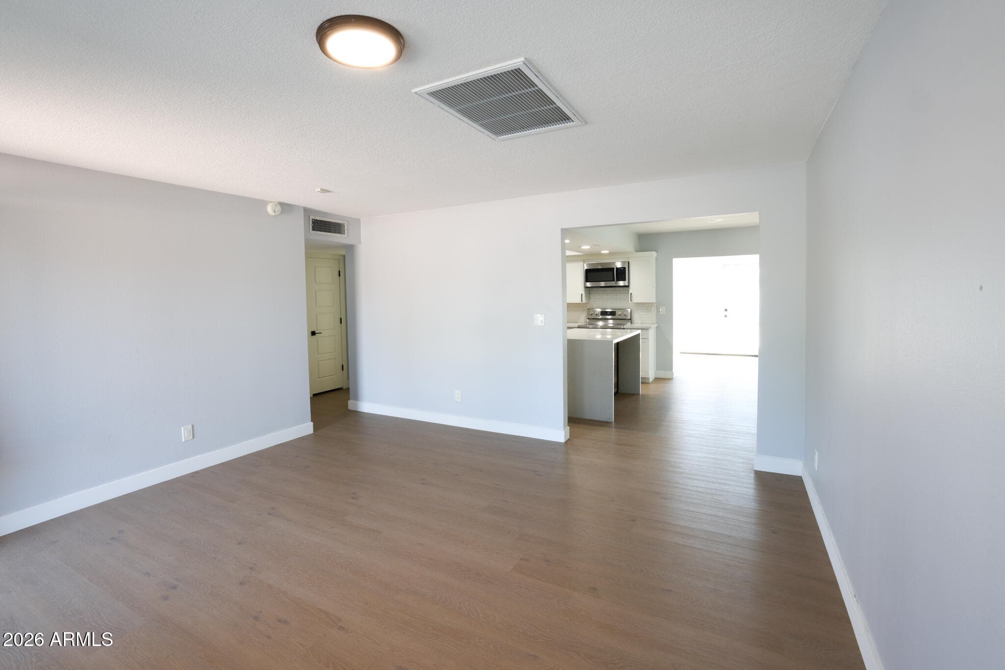 623 E La Jolla Drive — photo 4