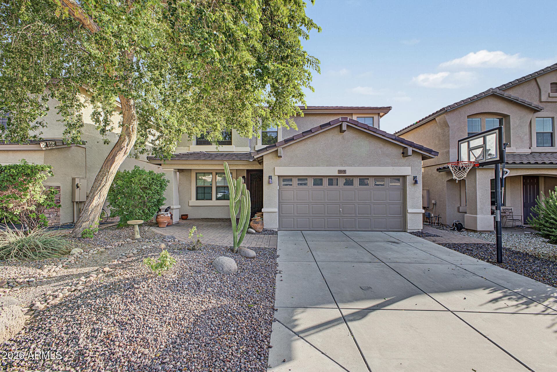 1917 E Daley Lane