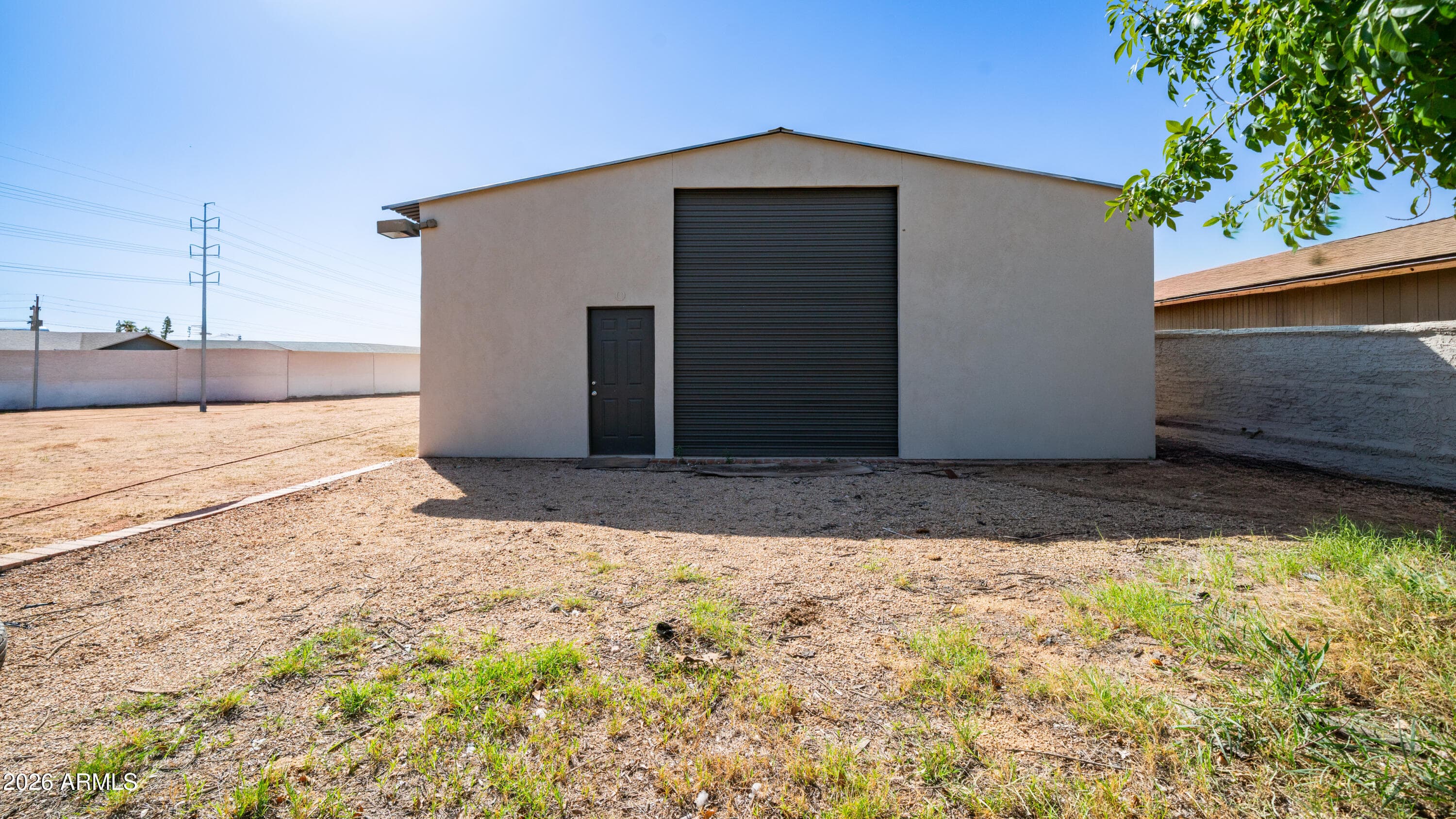 325 W Manhatton Drive — photo 5