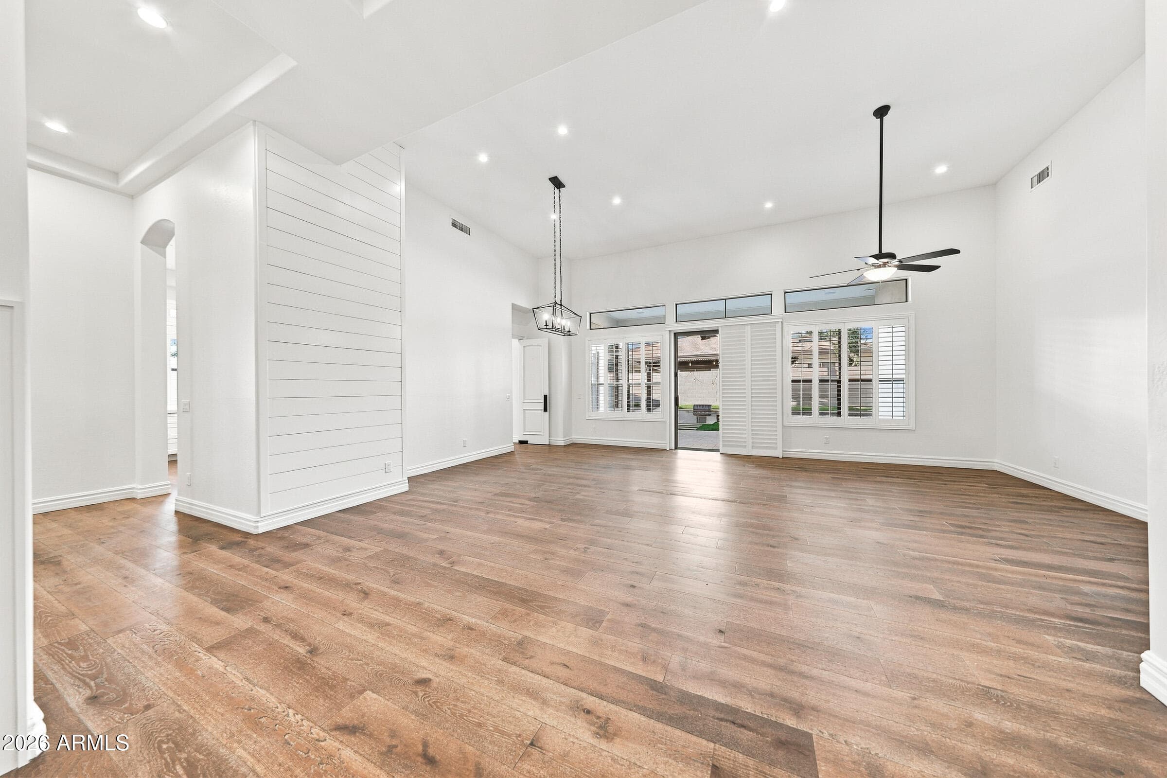 358 W Citation Lane — photo 4