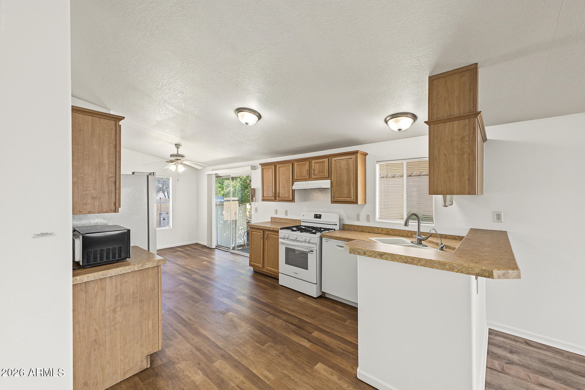 2727 E University Drive 4 — photo 8
