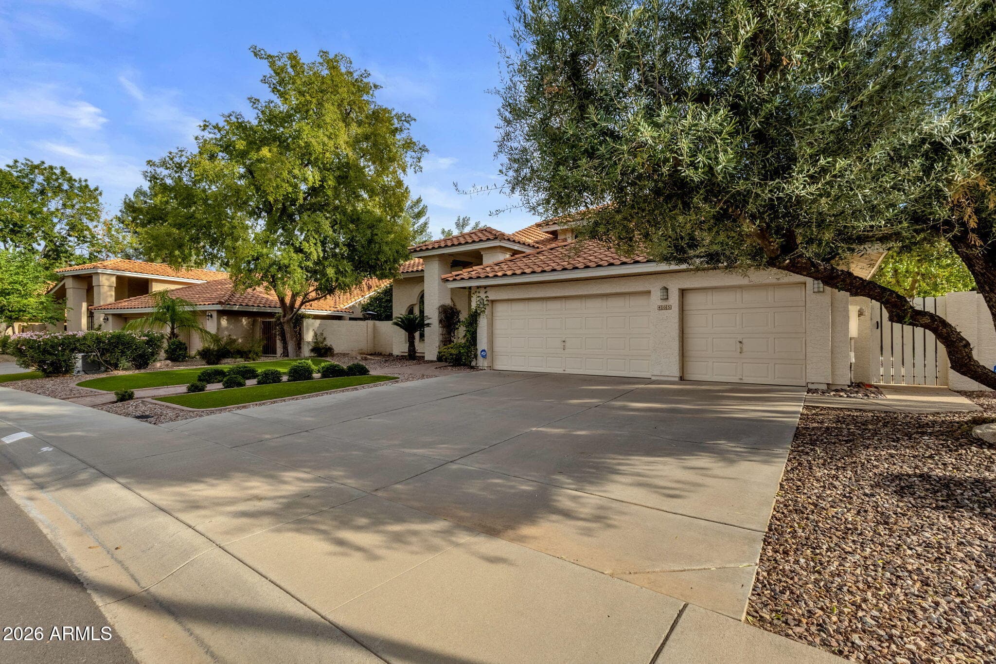 405 E Stacey Lane — photo 3