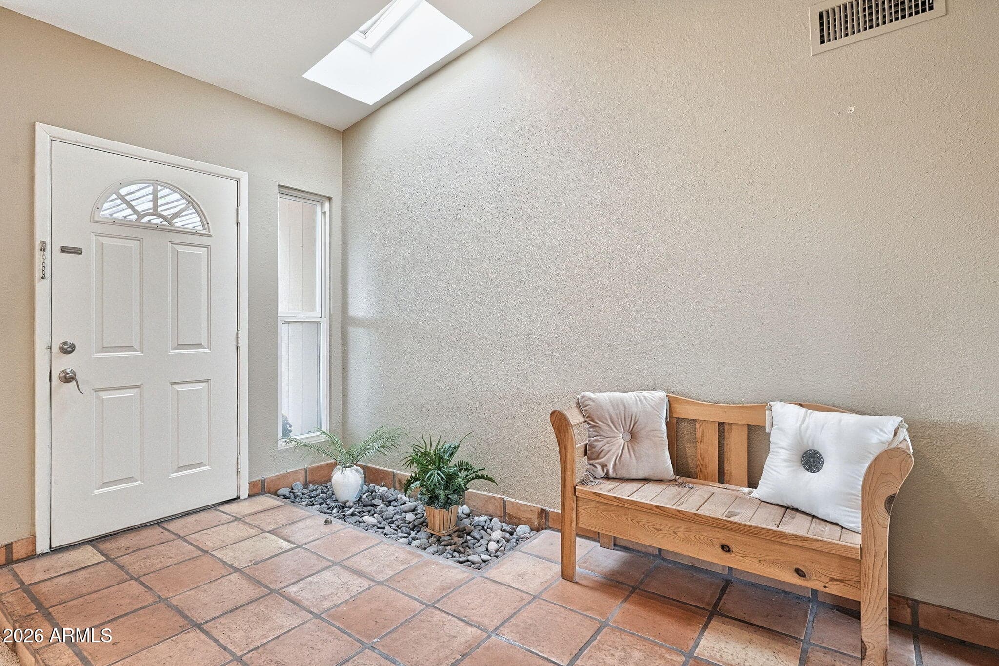 2258 E Becker Lane — photo 4